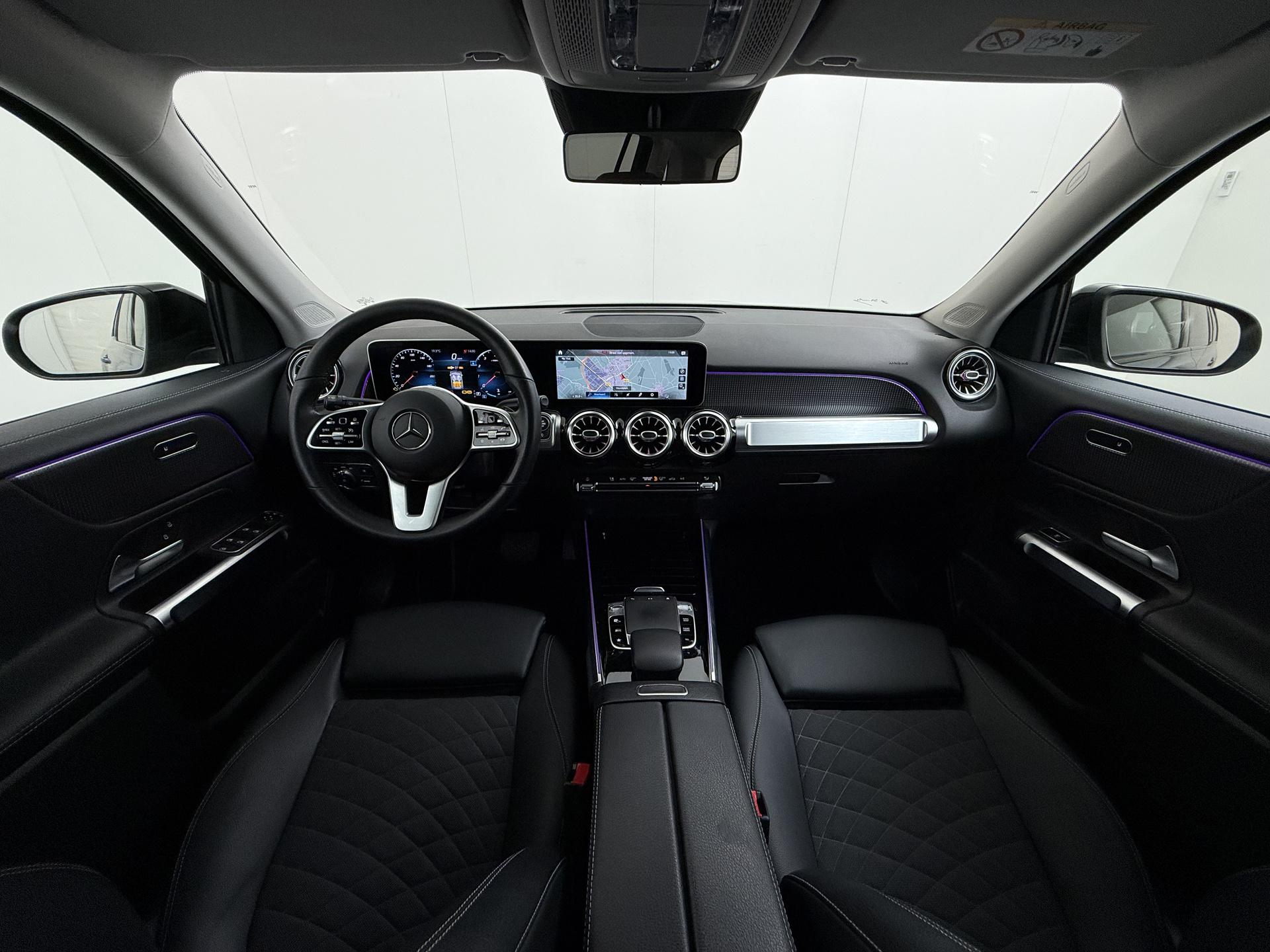 Mercedes-Benz GLB 200 Business Solution AMG 4