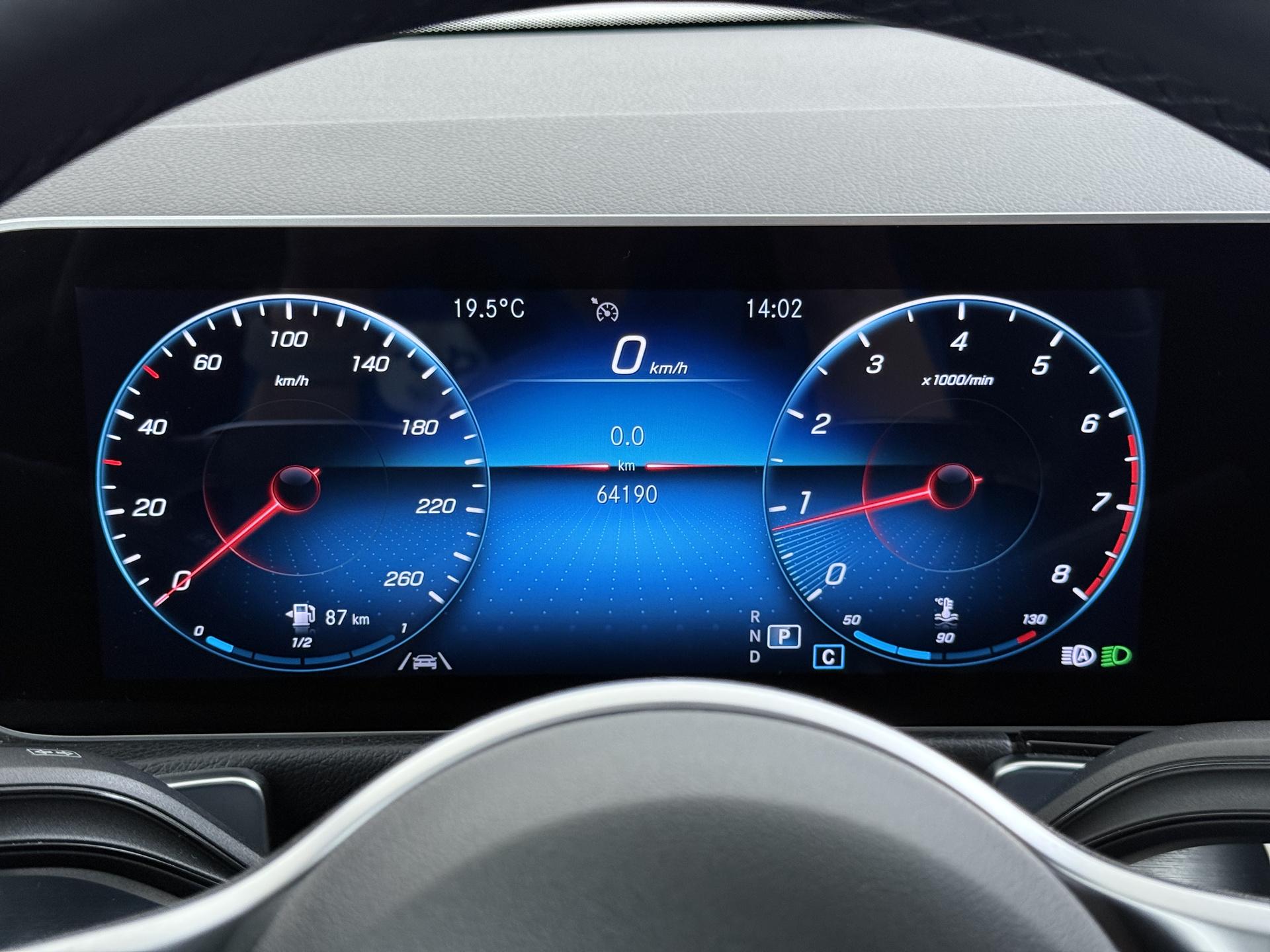 Mercedes-Benz GLB 200 Business Solution AMG 8