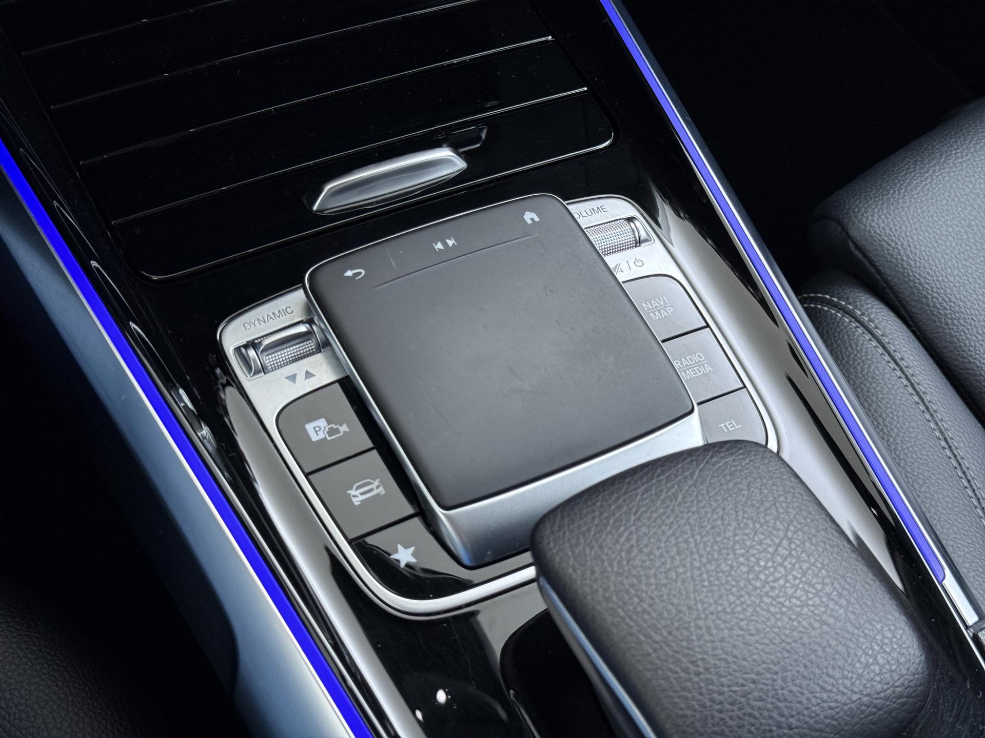 Mercedes-Benz GLB 200 Business Solution AMG 9