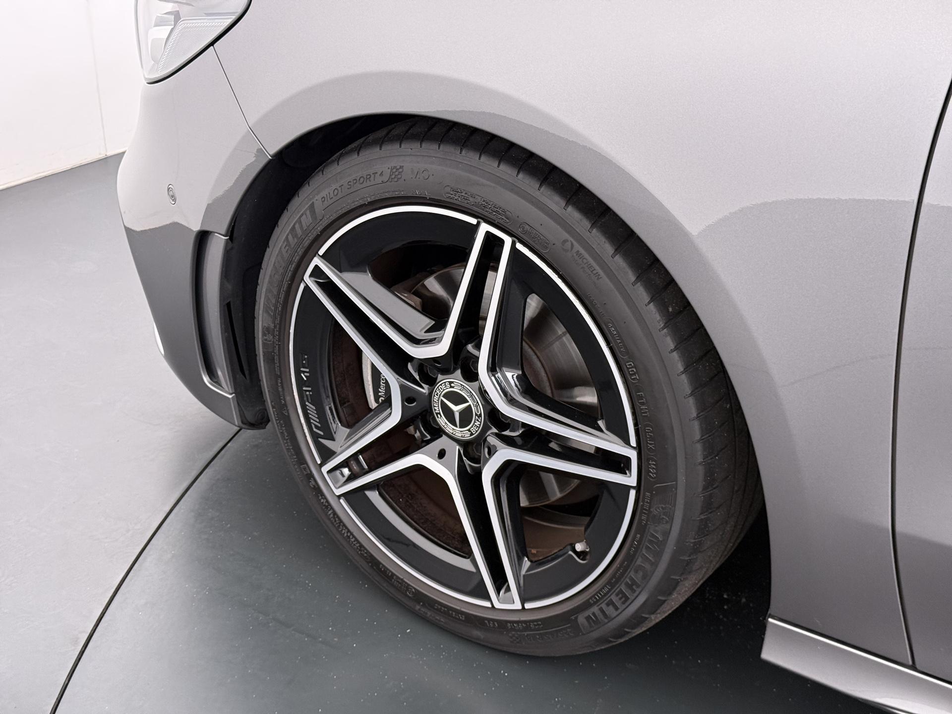 Mercedes-Benz B-klasse 180 Business Solution AMG 20