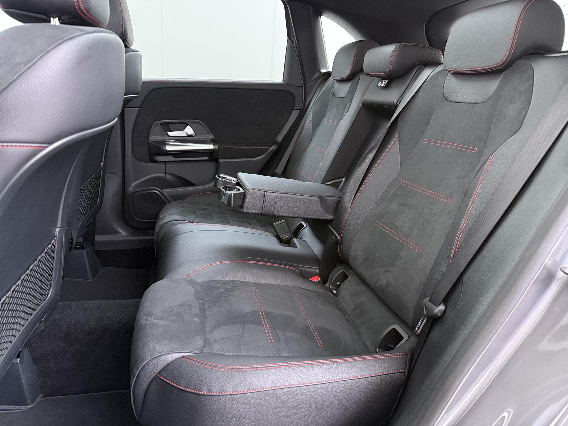 Mercedes-Benz B-klasse 180 Business Solution AMG 27