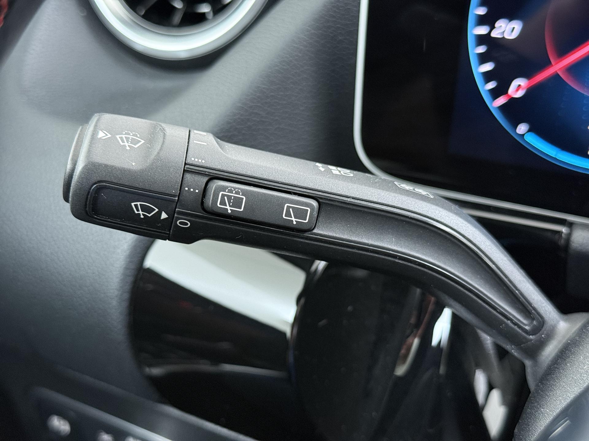 Mercedes-Benz B-klasse 180 Business Solution AMG 32
