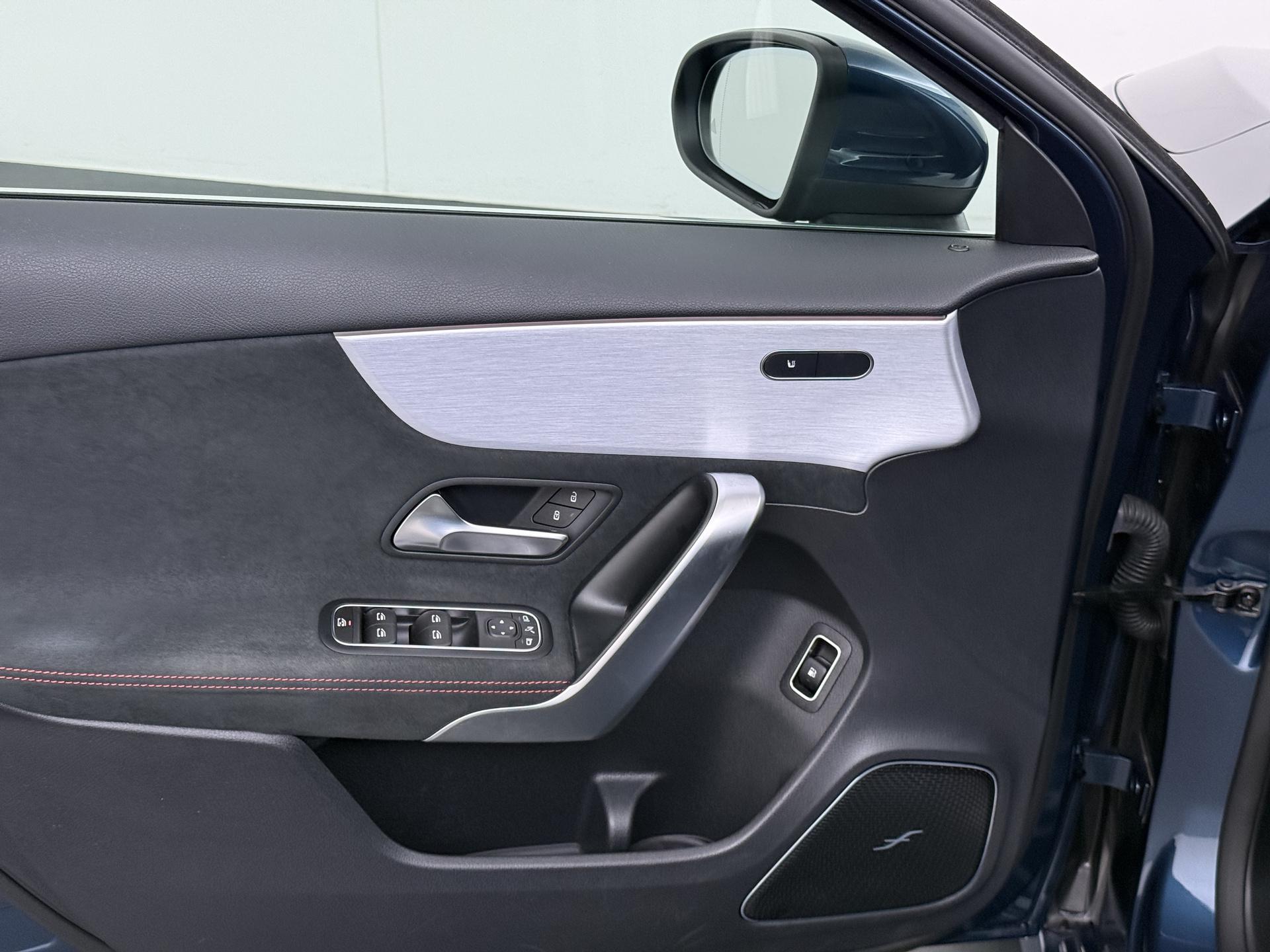 Mercedes-Benz A-klasse 250 e Premium 19