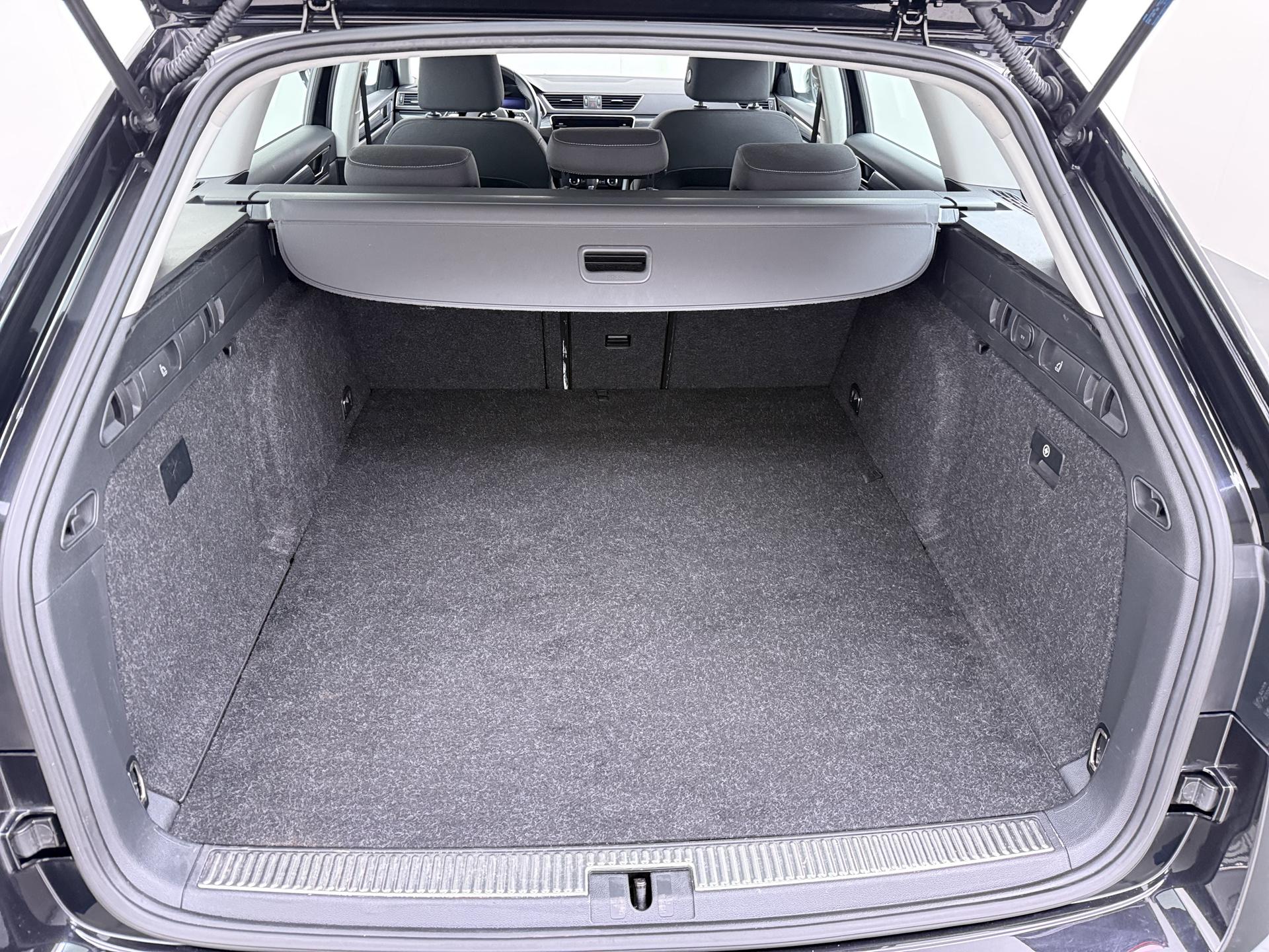 Skoda Superb Combi 1.4 TSI iV Business Edition Plus 16