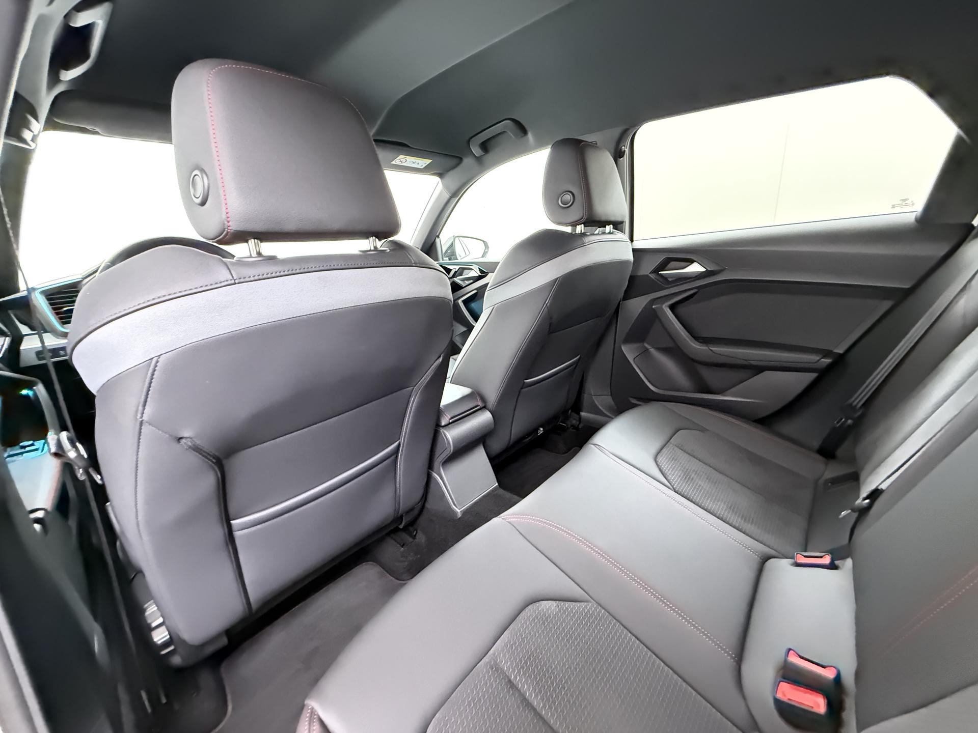 Audi A1 Sportback 40 TFSI S Line edition one 13