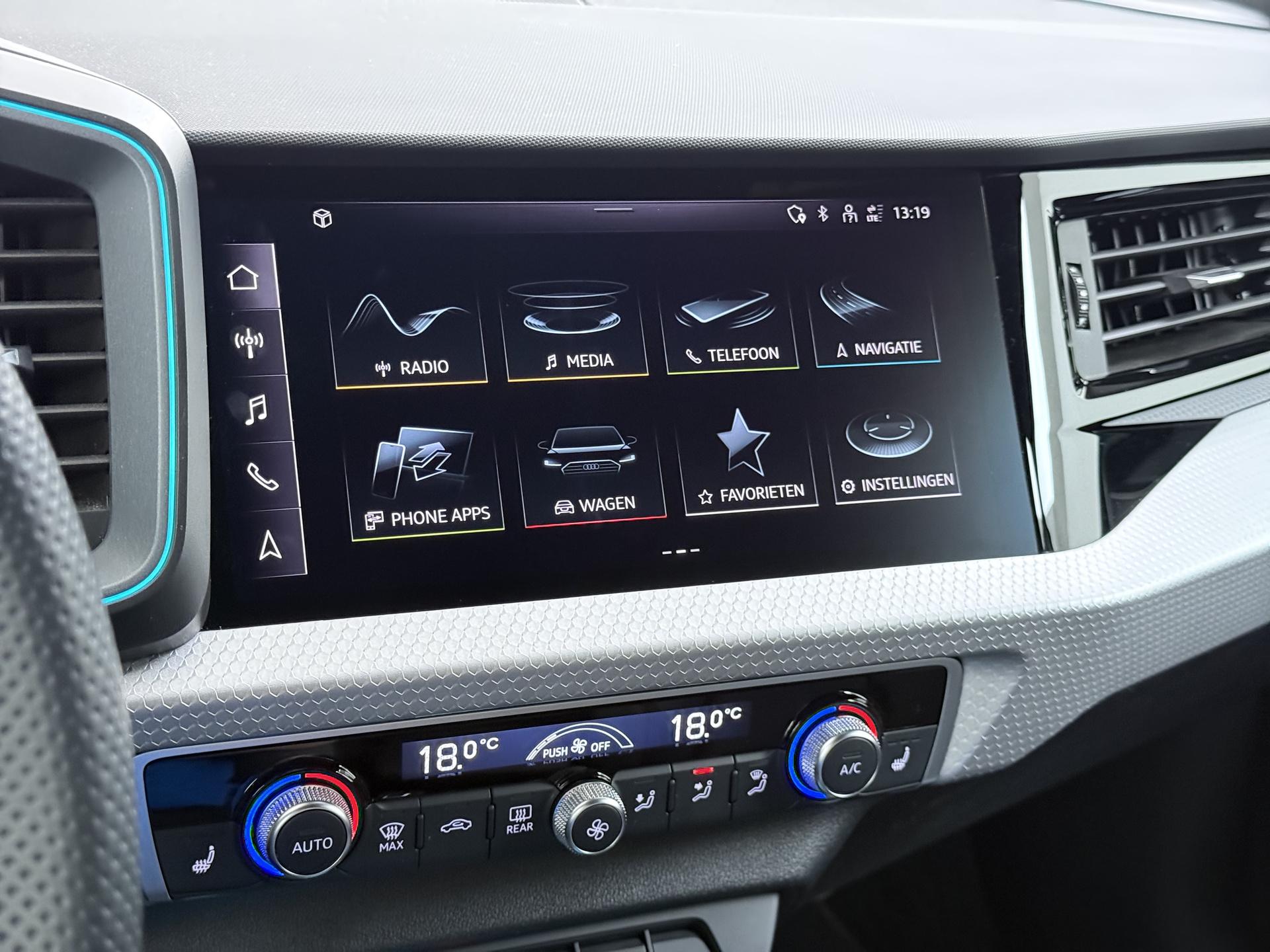 Audi A1 Sportback 40 TFSI S Line edition one 23