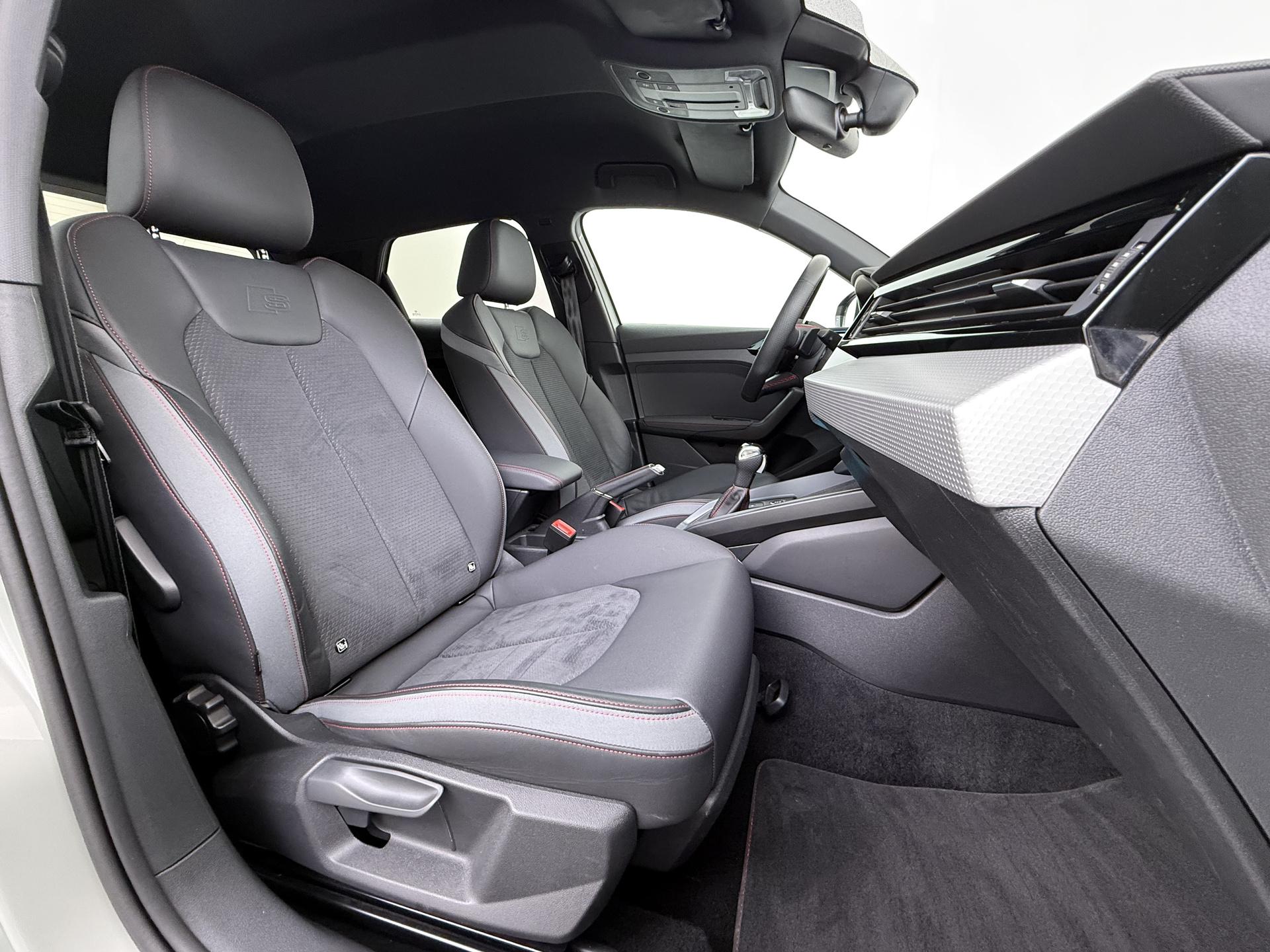 Audi A1 Sportback 40 TFSI S Line edition one 32