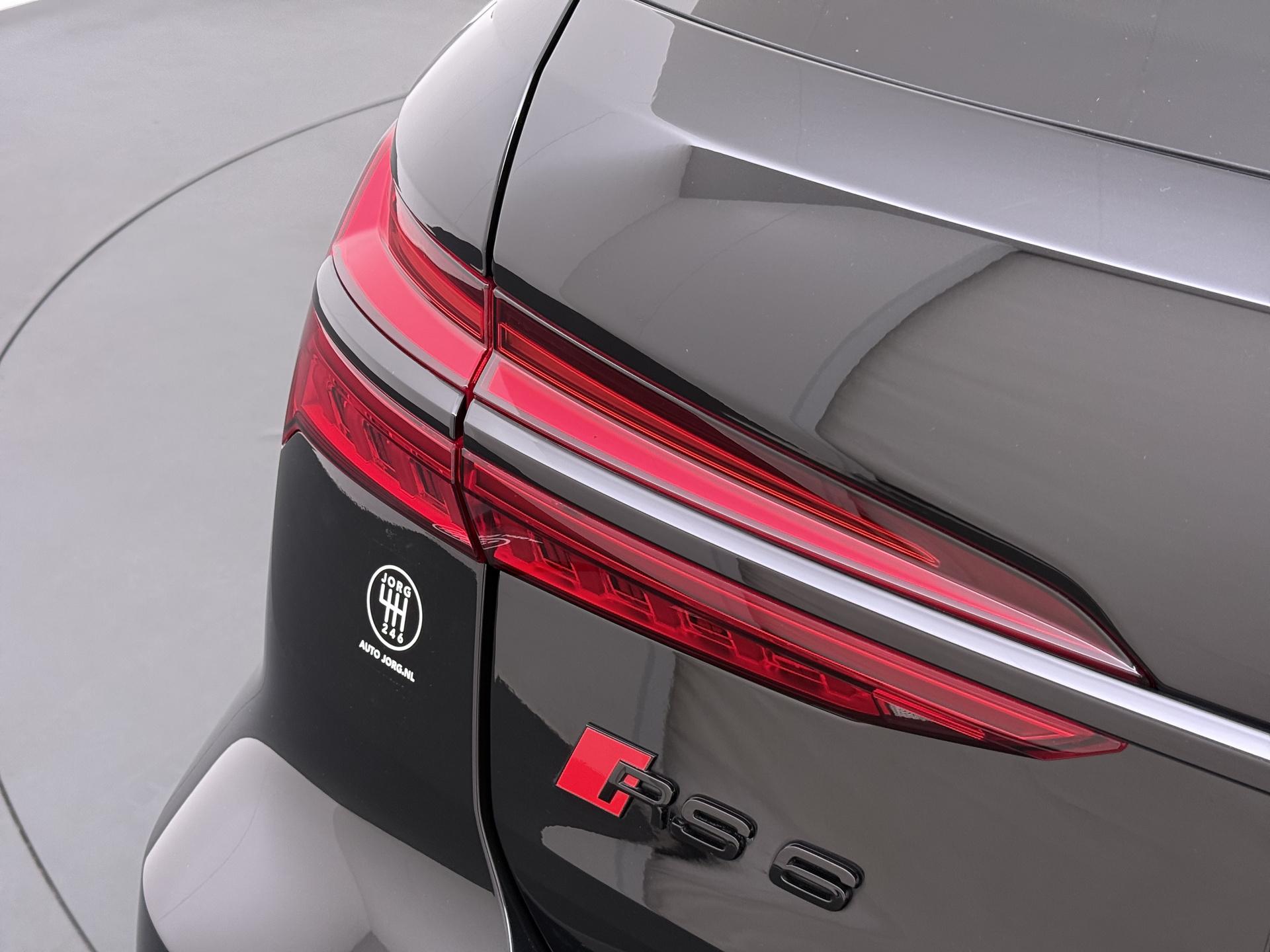 Audi A6 Avant RS 6 TFSI quattro 4