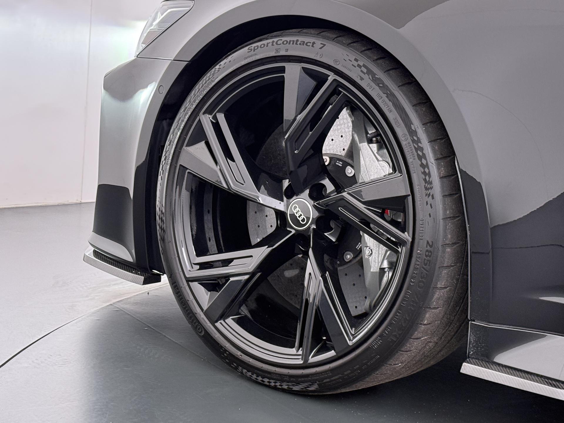 Audi A6 Avant RS 6 TFSI quattro 9