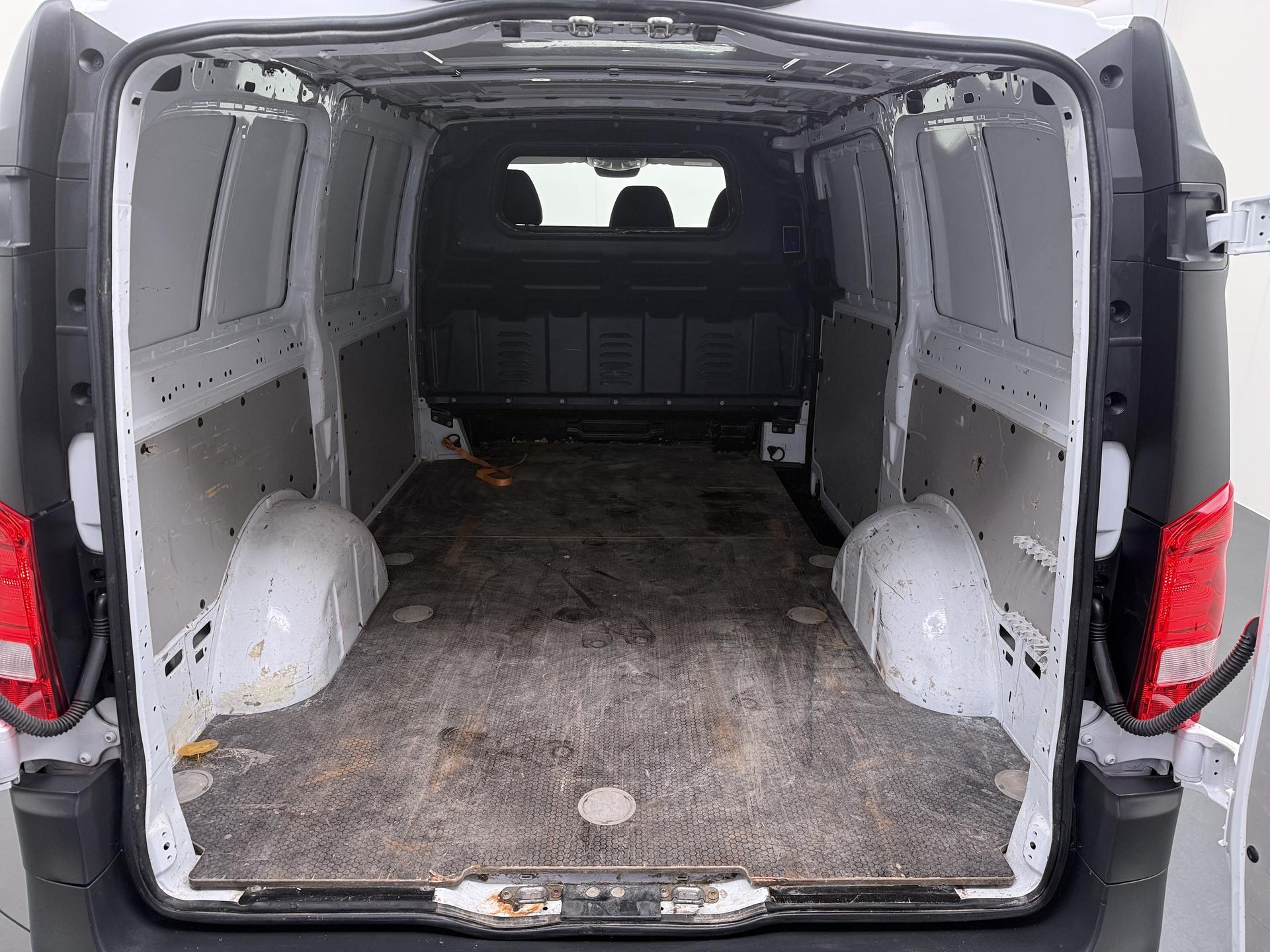 Mercedes-Benz Vito 110 CDI Lang 11