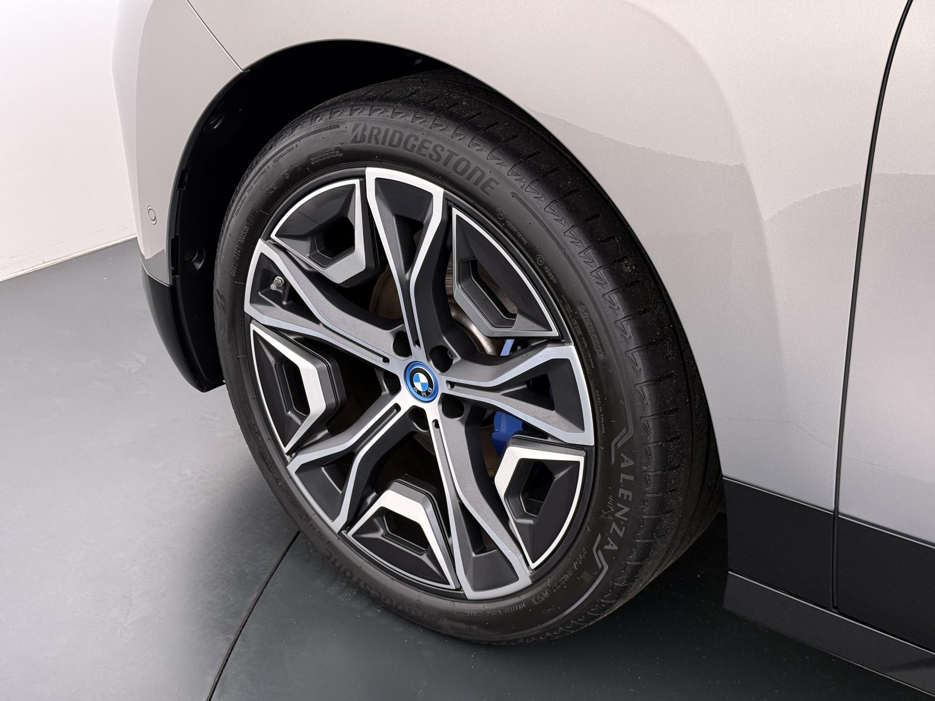 BMW iX xDrive40 High Executive 77 kWh 11