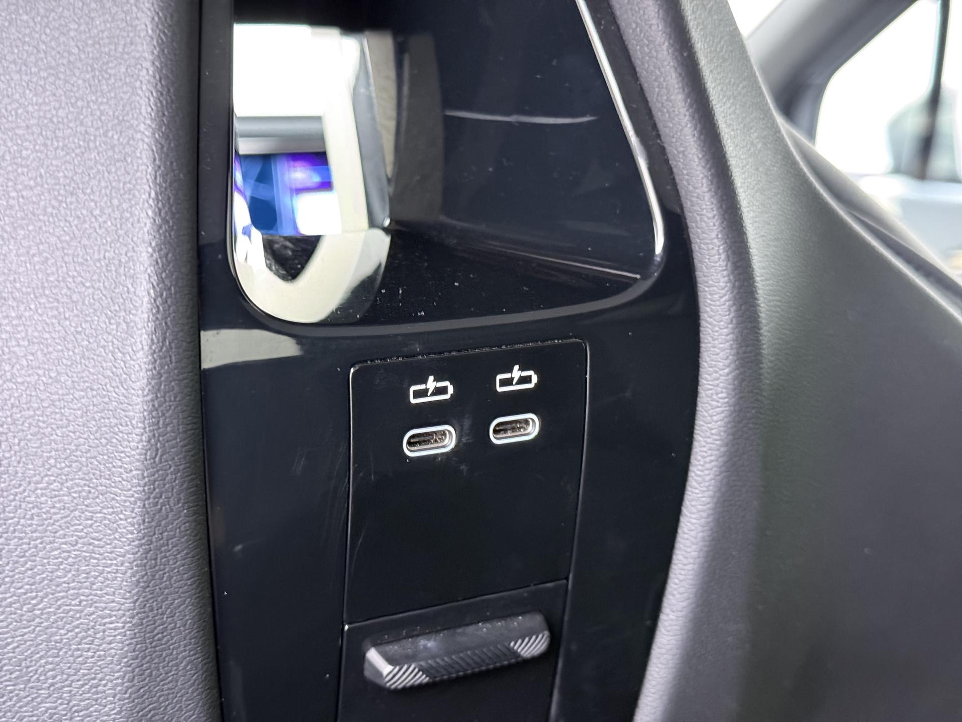 BMW iX xDrive40 High Executive 77 kWh 21