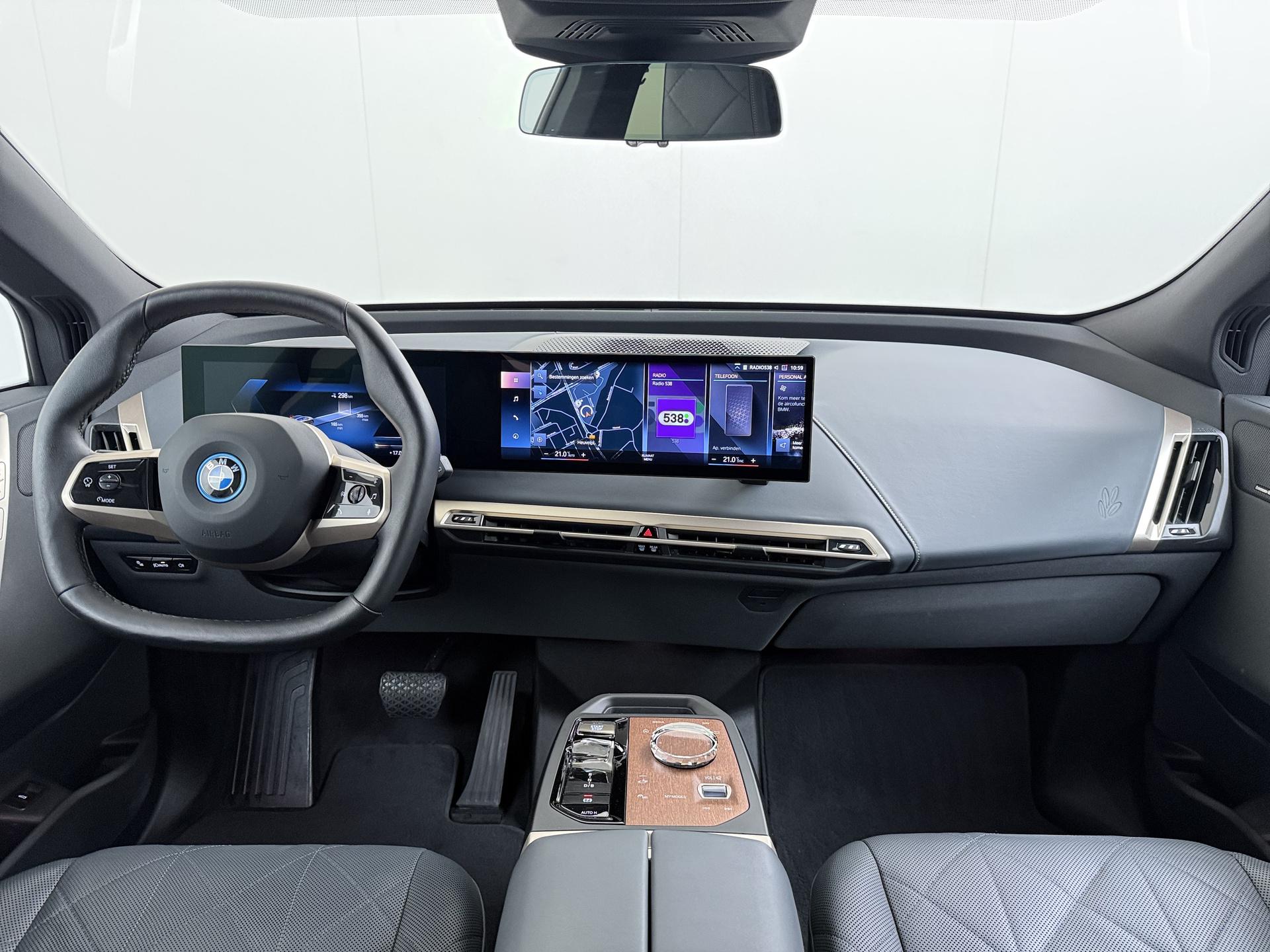 BMW iX xDrive40 High Executive 77 kWh 23