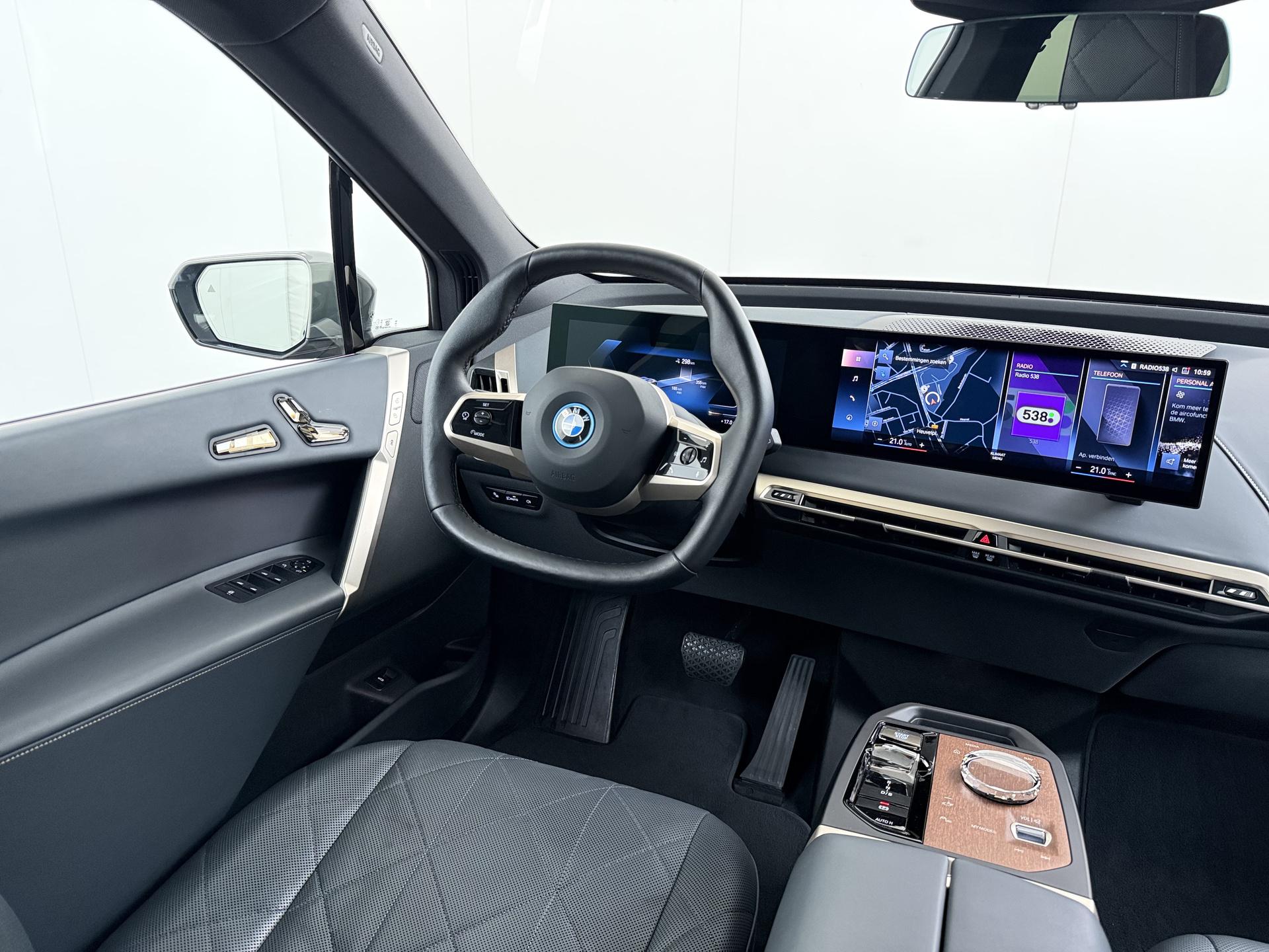 BMW iX xDrive40 High Executive 77 kWh 24