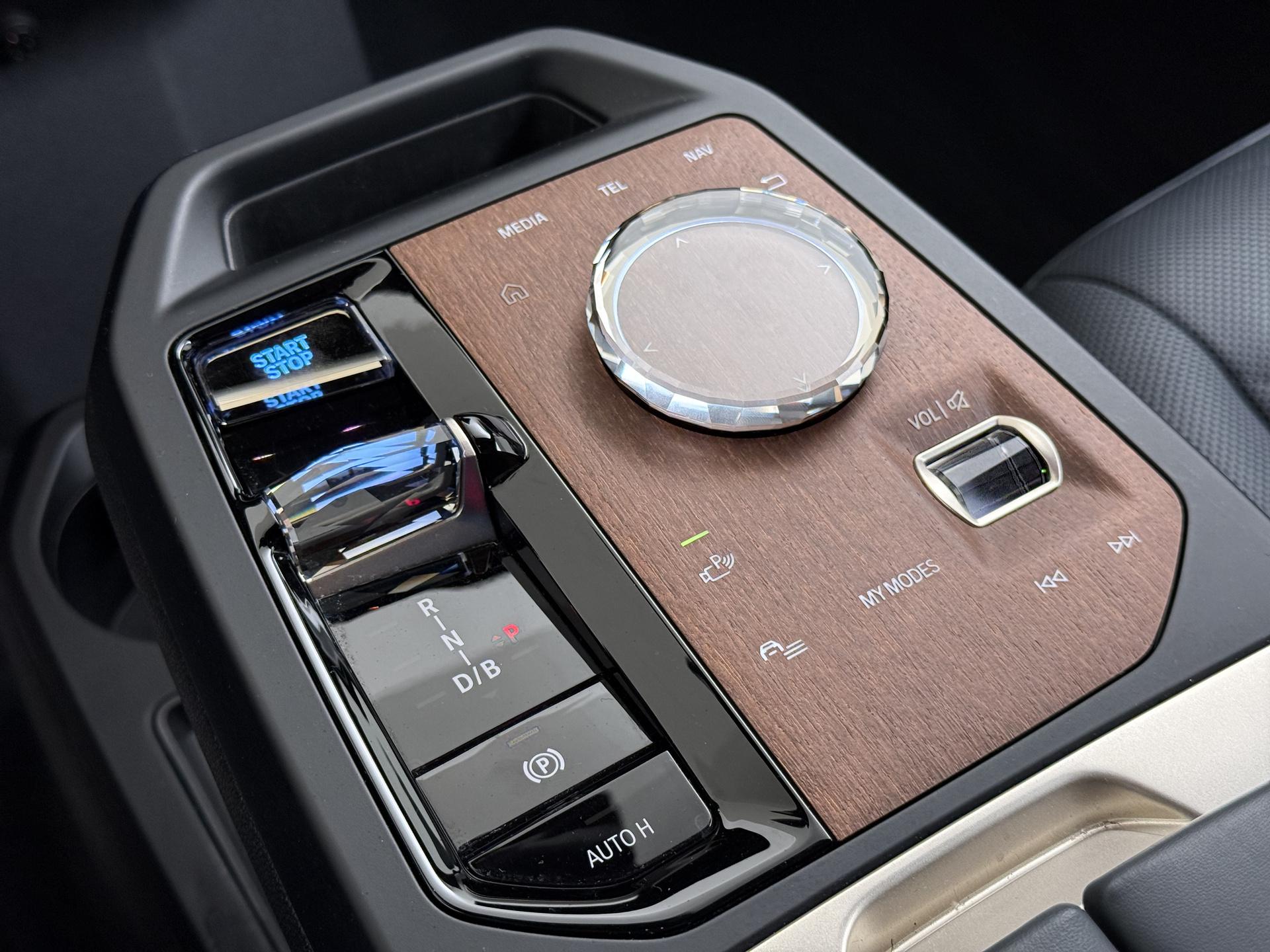BMW iX xDrive40 High Executive 77 kWh 44