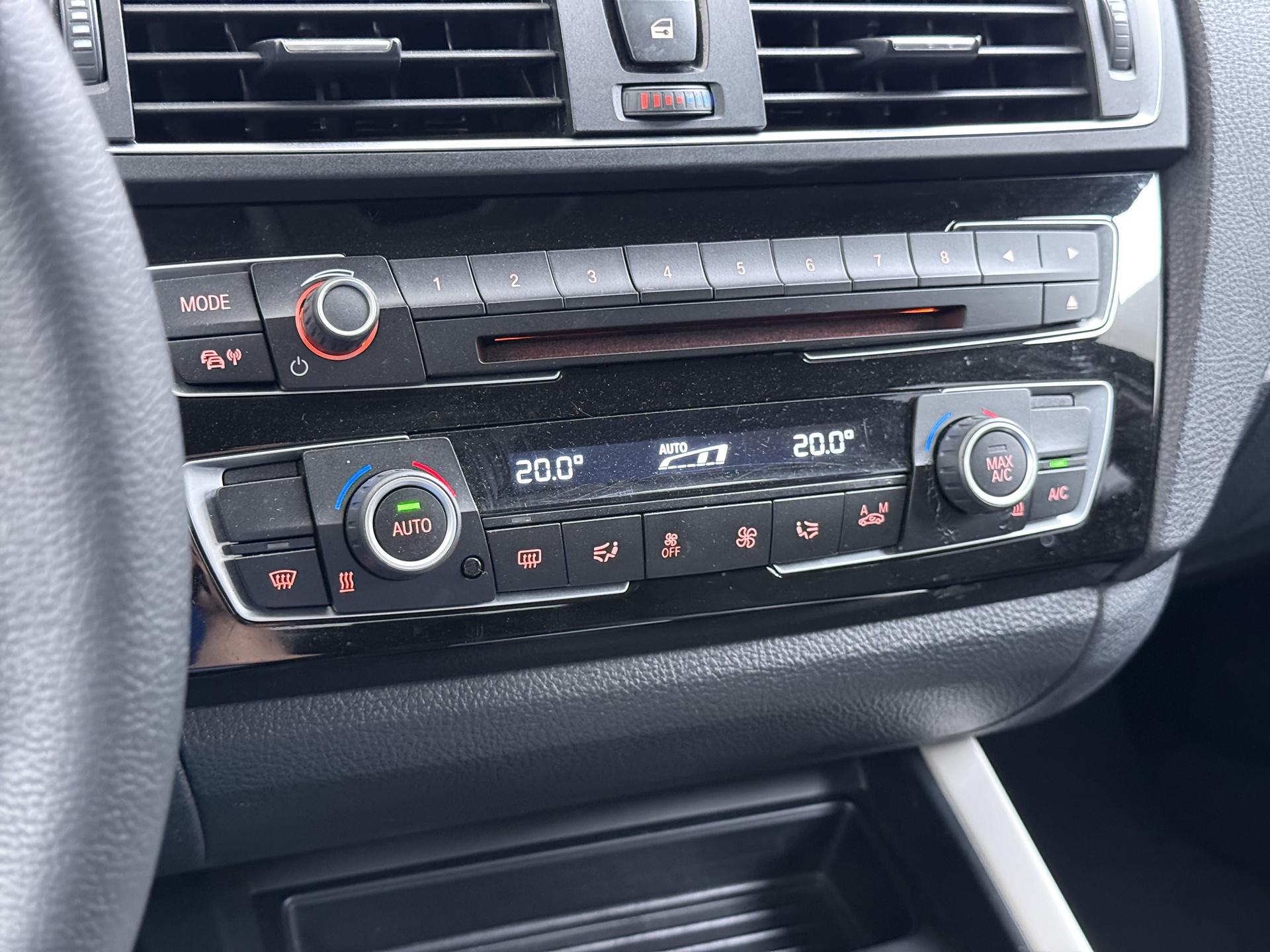 BMW 1-serie 118i Centennial Executive 32