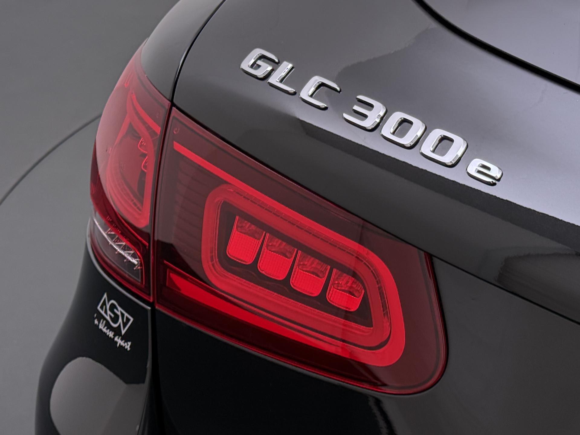 Mercedes-Benz GLC-klasse 300e 4MATIC AMG Line 11
