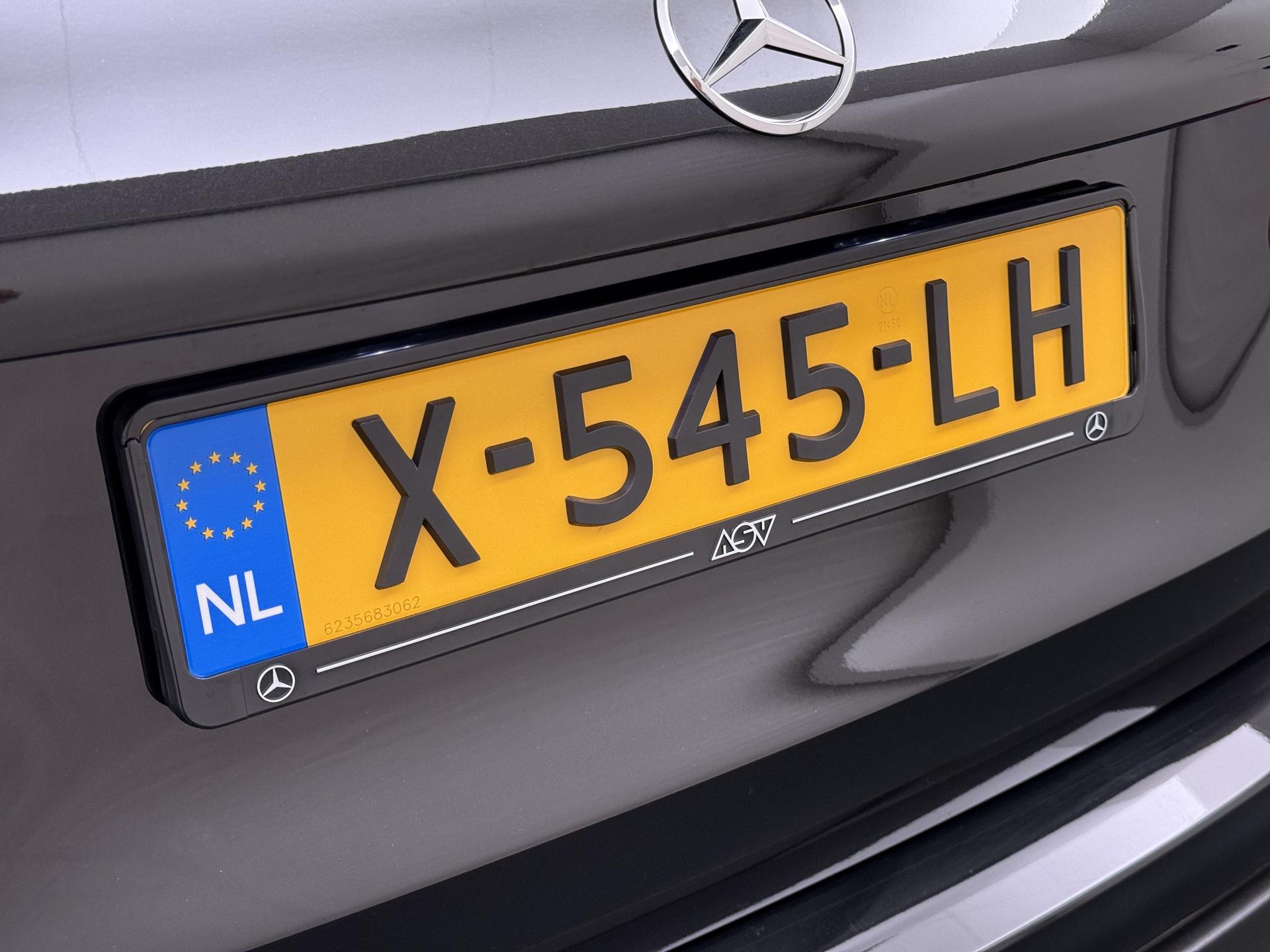 Mercedes-Benz GLC-klasse 300e 4MATIC AMG Line 12