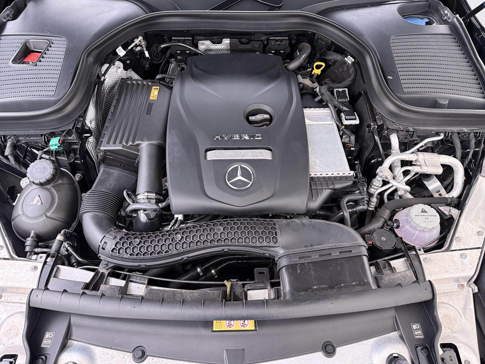 Mercedes-Benz GLC-klasse 300e 4MATIC AMG Line 19