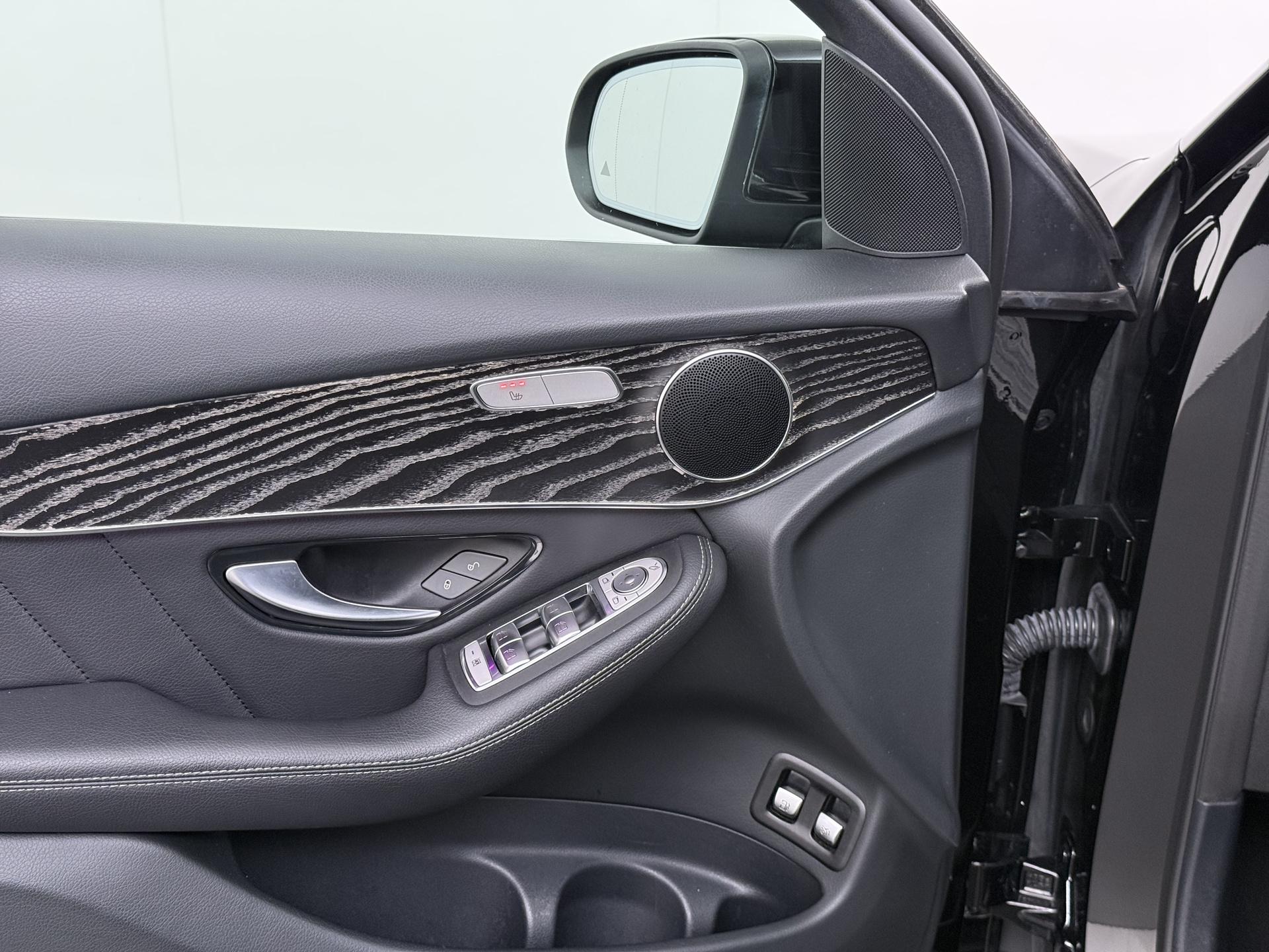 Mercedes-Benz GLC-klasse 300e 4MATIC AMG Line 20