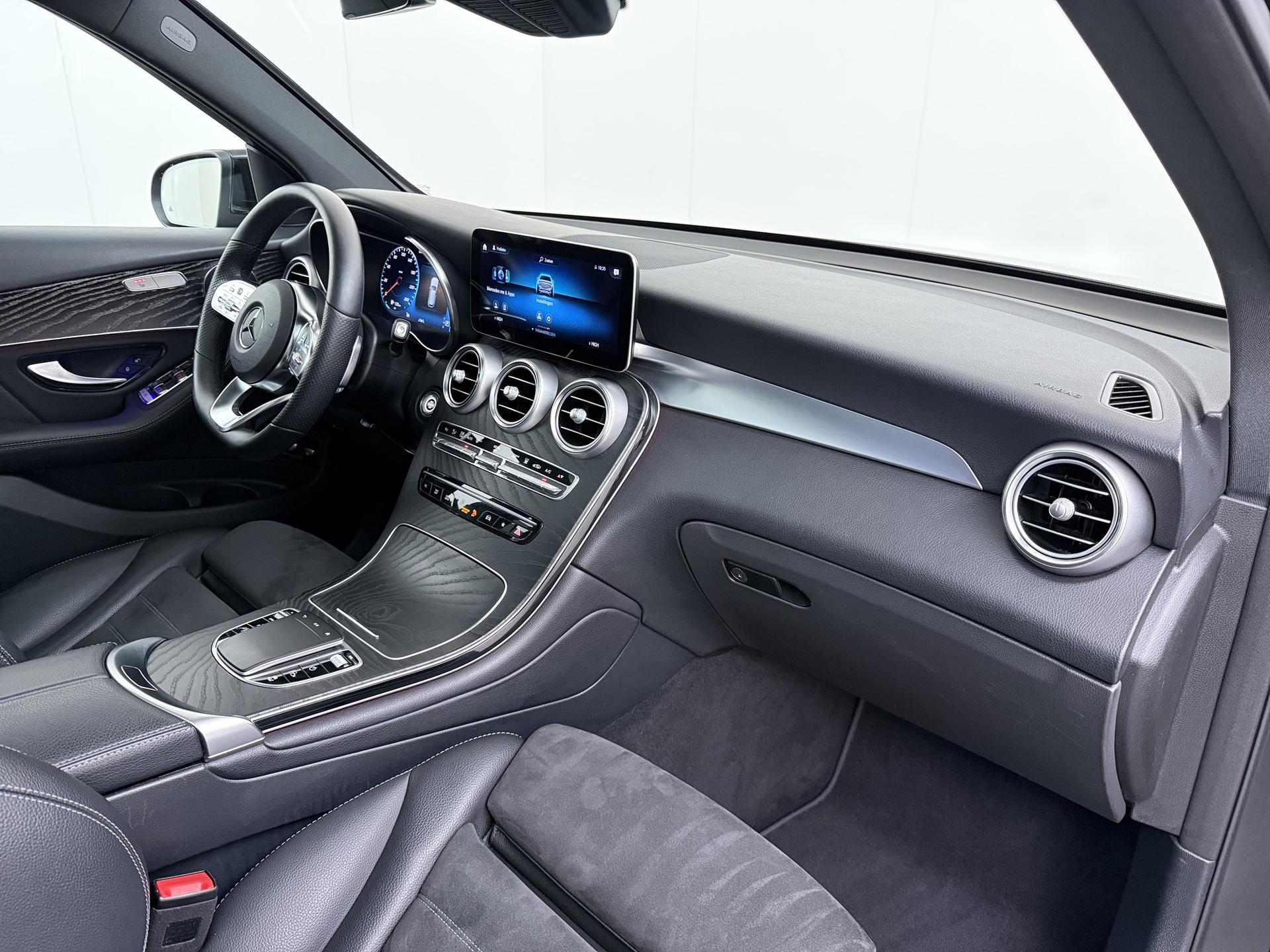 Mercedes-Benz GLC-klasse 300e 4MATIC AMG Line 49