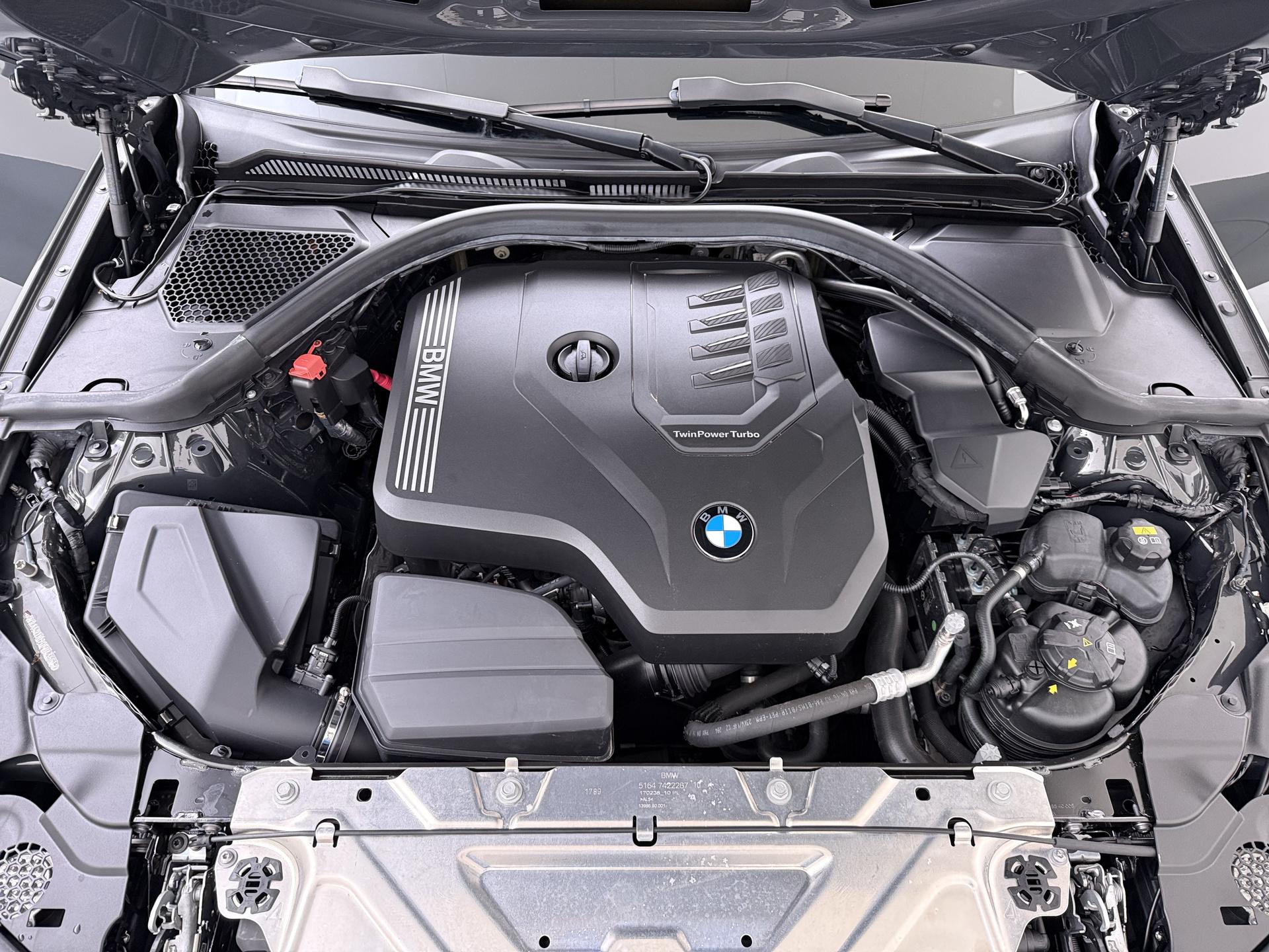 BMW 3-serie 330i High Executive Edition 10