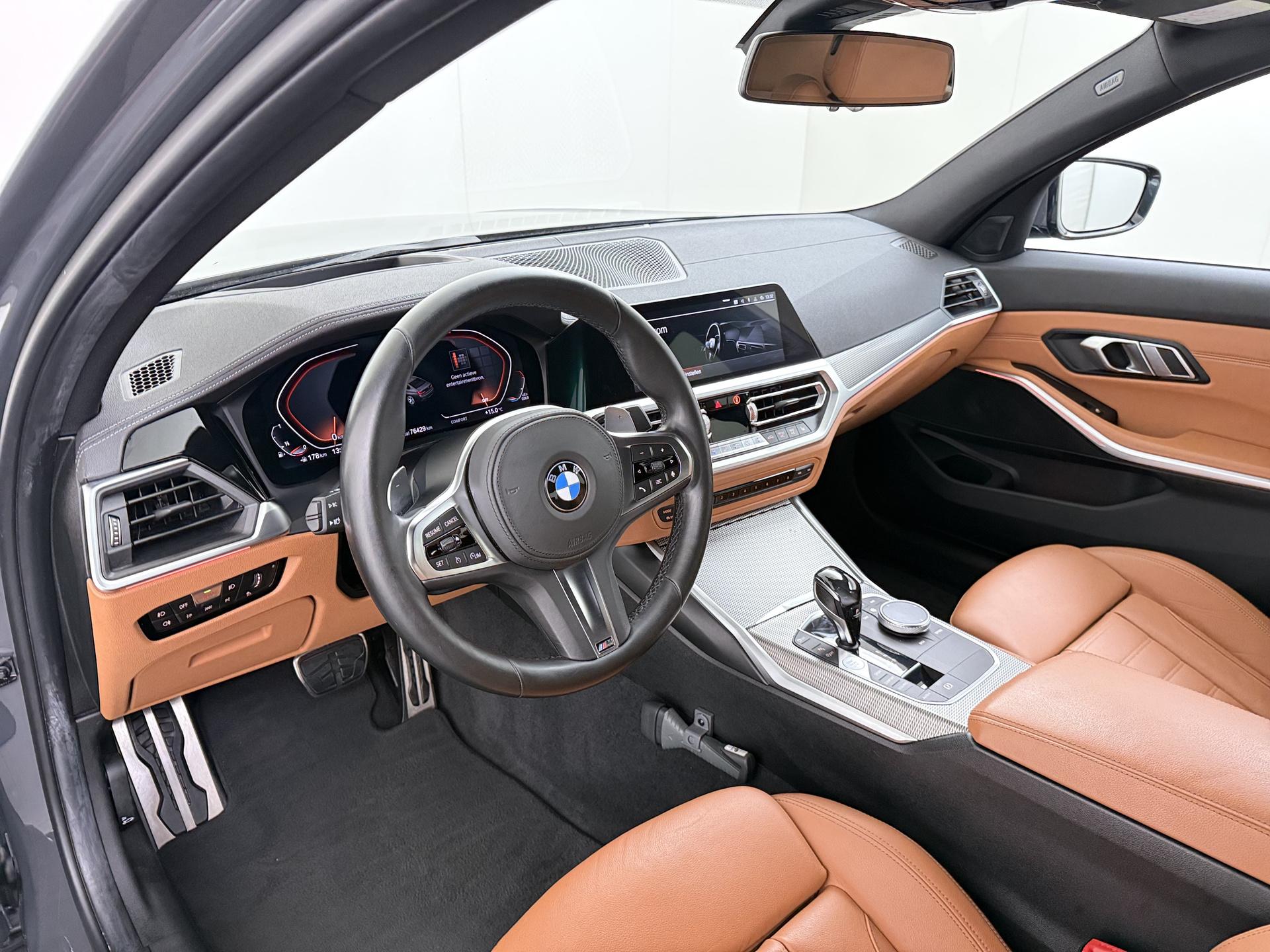 BMW 3-serie 330i High Executive Edition 12