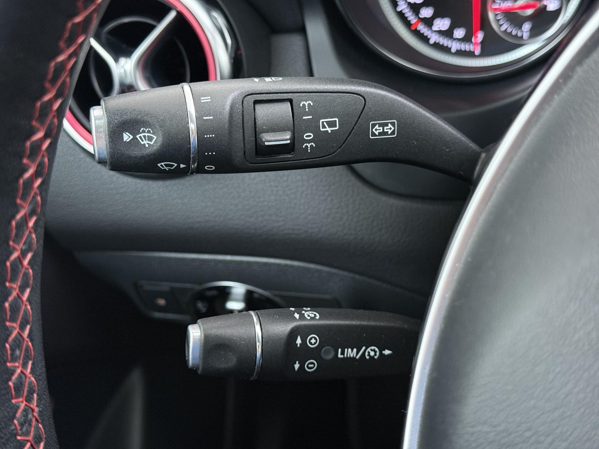 Mercedes-Benz GLA-klasse 180 Business Solution AMG Night Upgrade 22