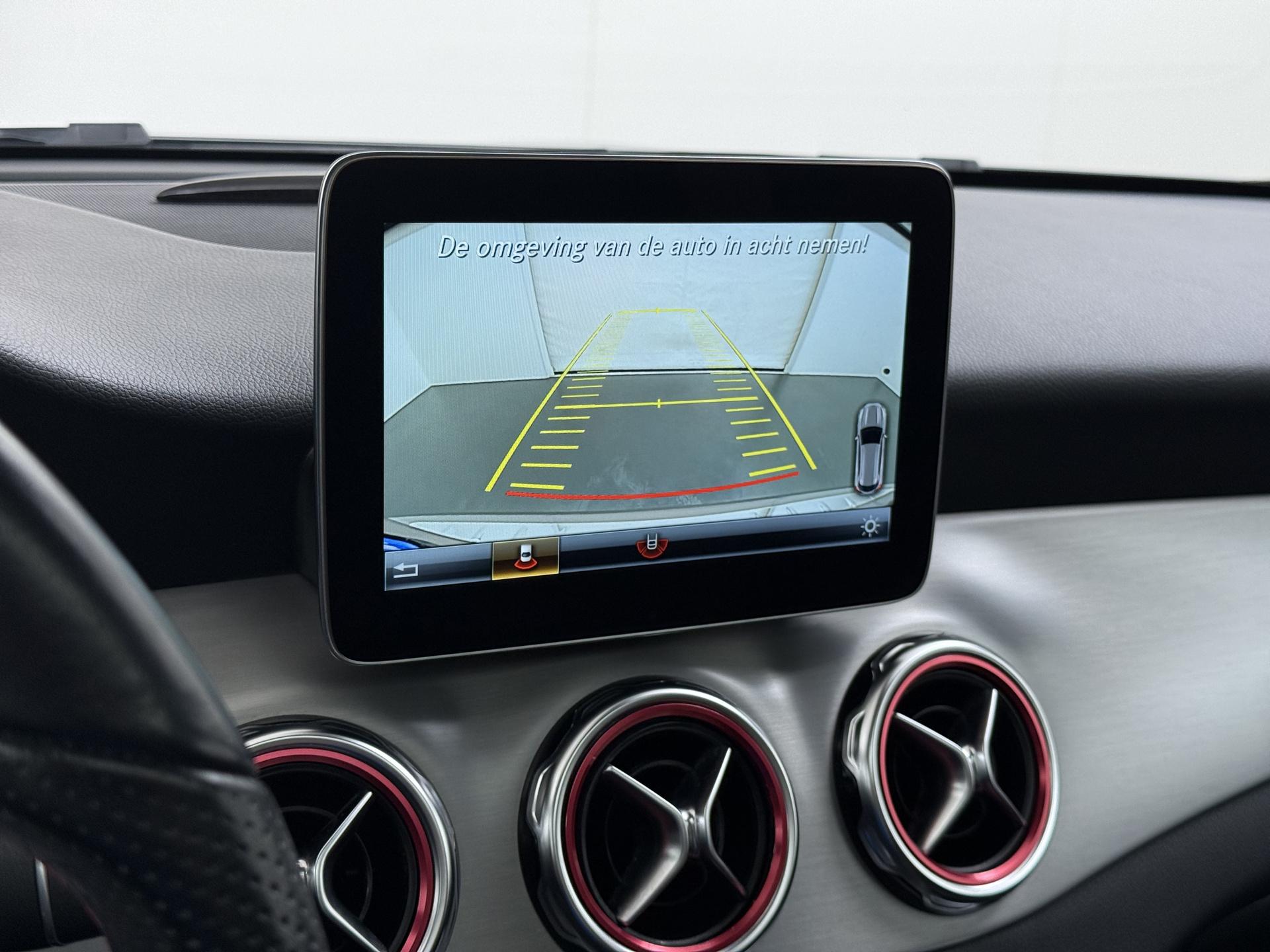 Mercedes-Benz GLA-klasse 180 Business Solution AMG Night Upgrade 30