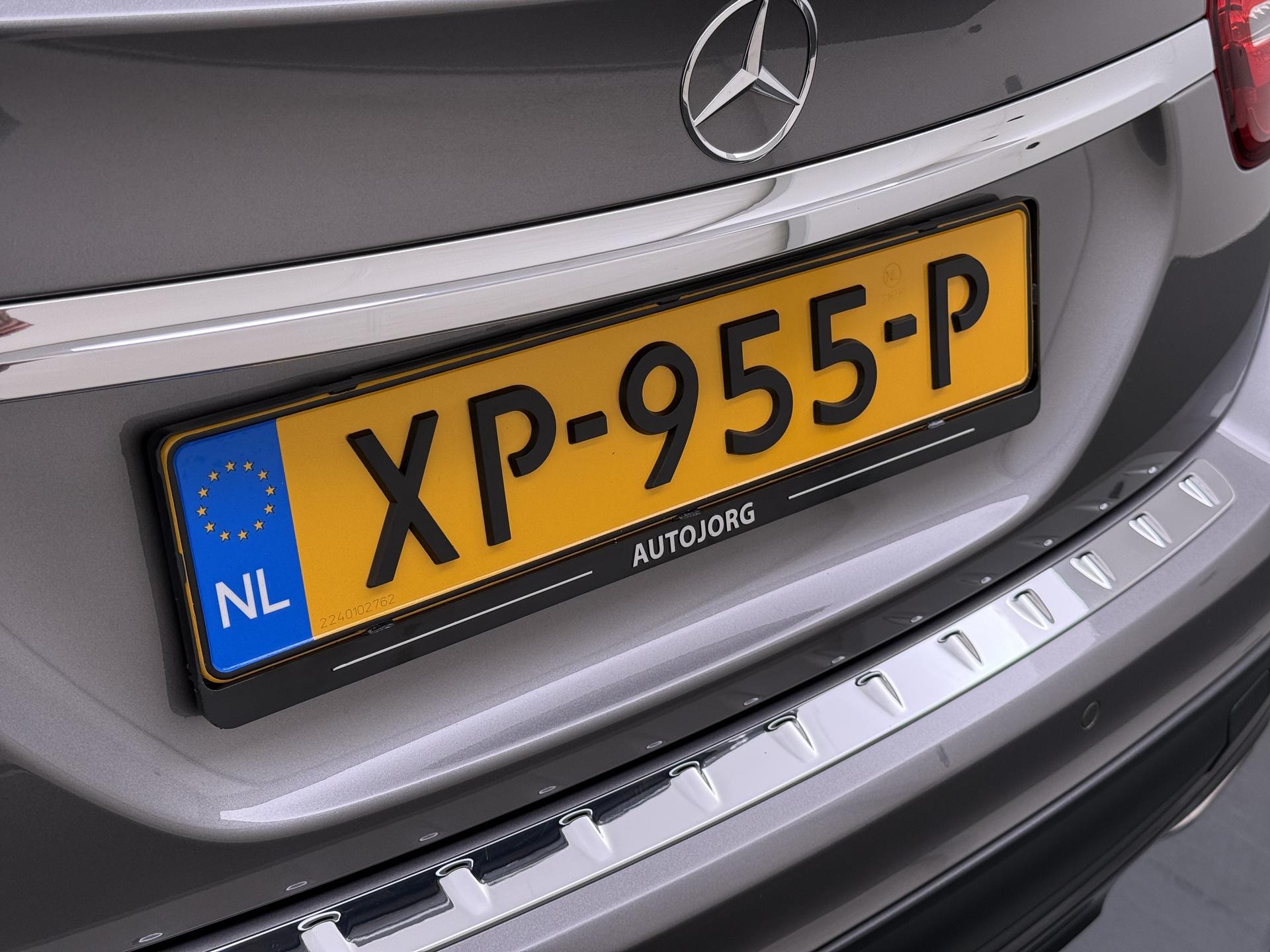 Mercedes-Benz GLA-klasse 180 Business Solution AMG Night Upgrade 5