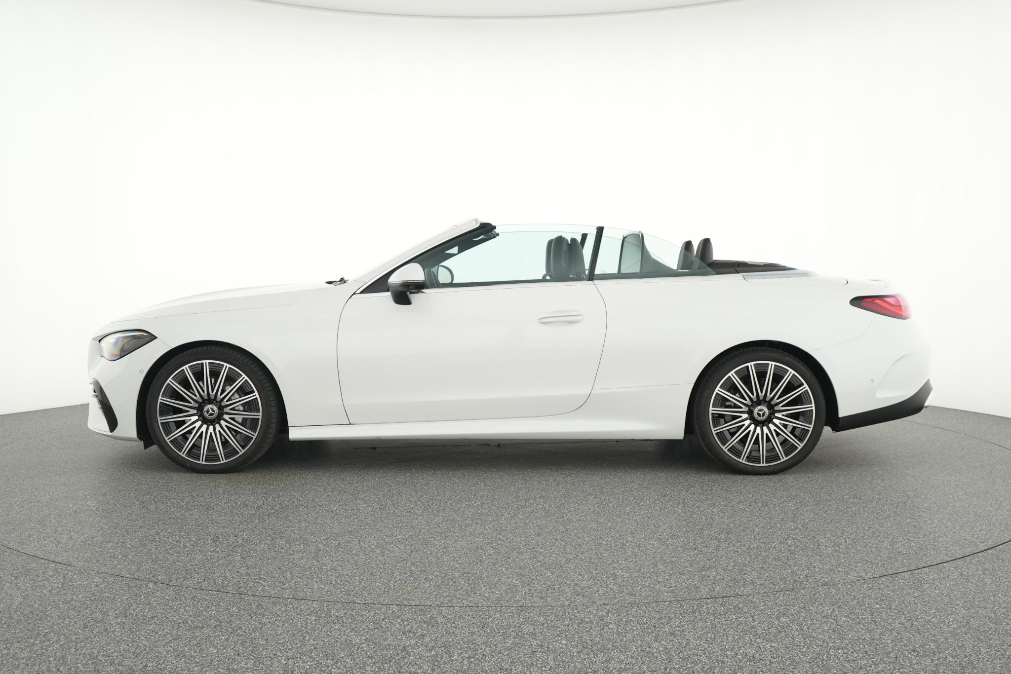 Mercedes-Benz CLE Cabriolet 300 4MATIC AMG Line 12