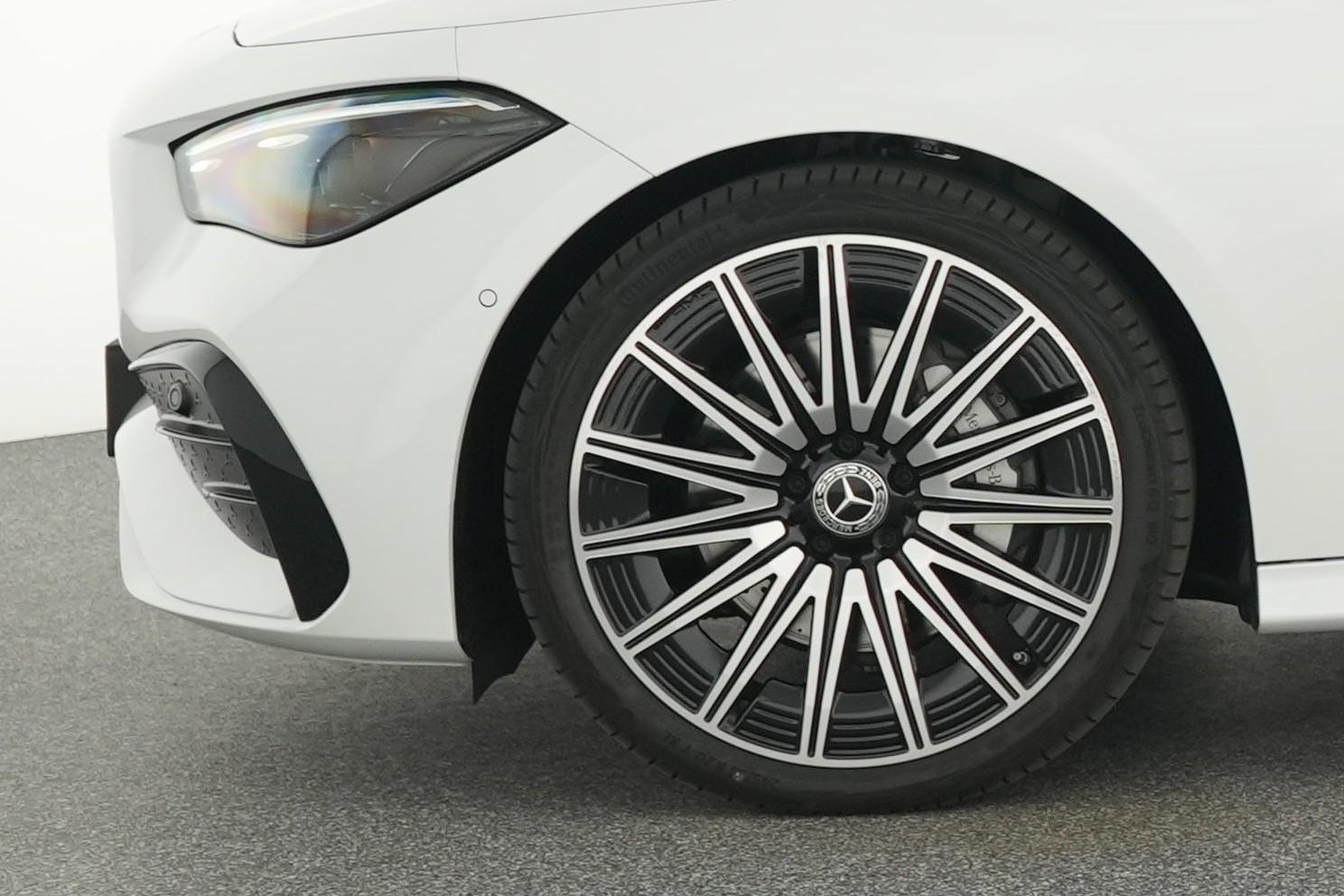 Mercedes-Benz CLE Cabriolet 300 4MATIC AMG Line 4