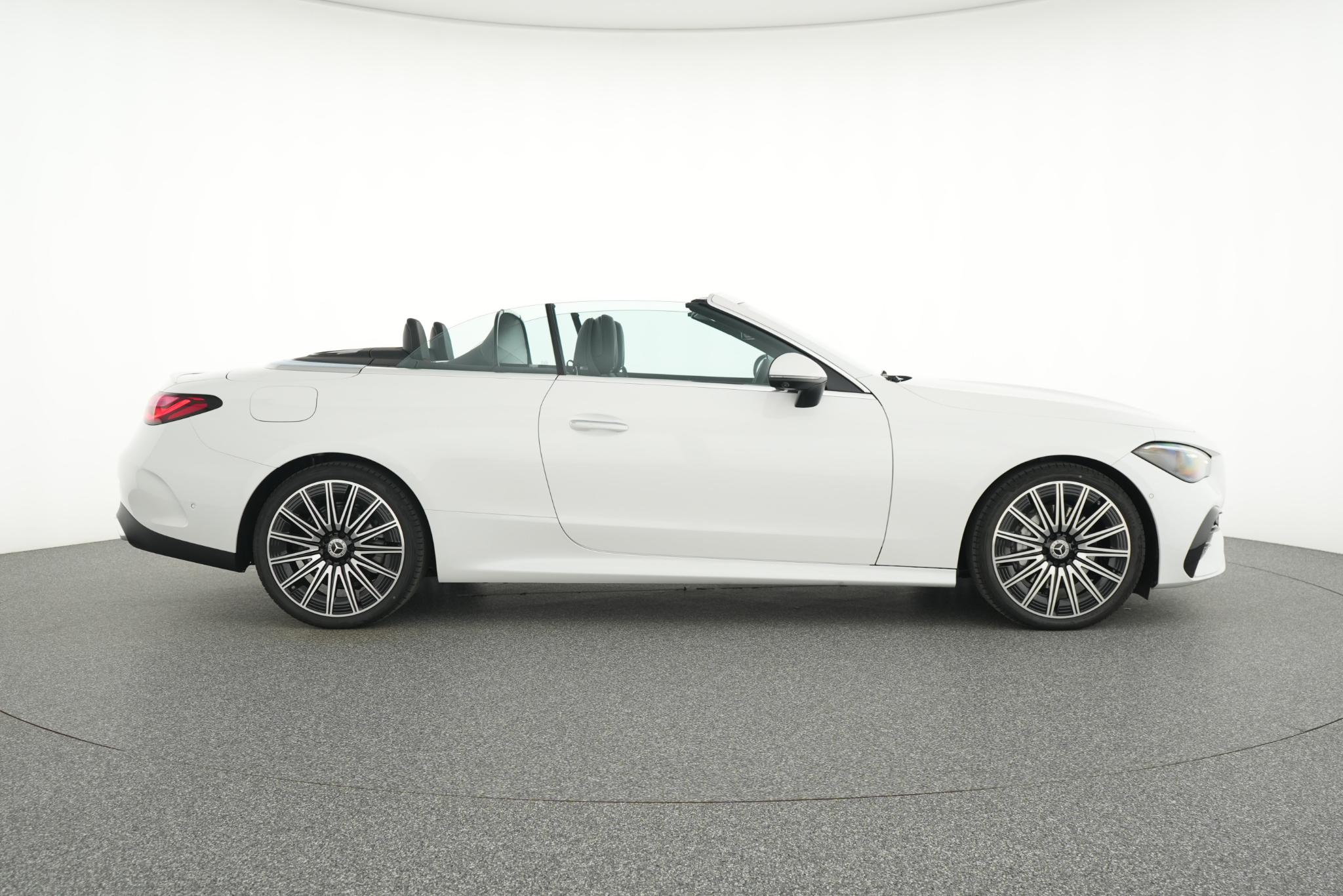 Mercedes-Benz CLE Cabriolet 300 4MATIC AMG Line 7