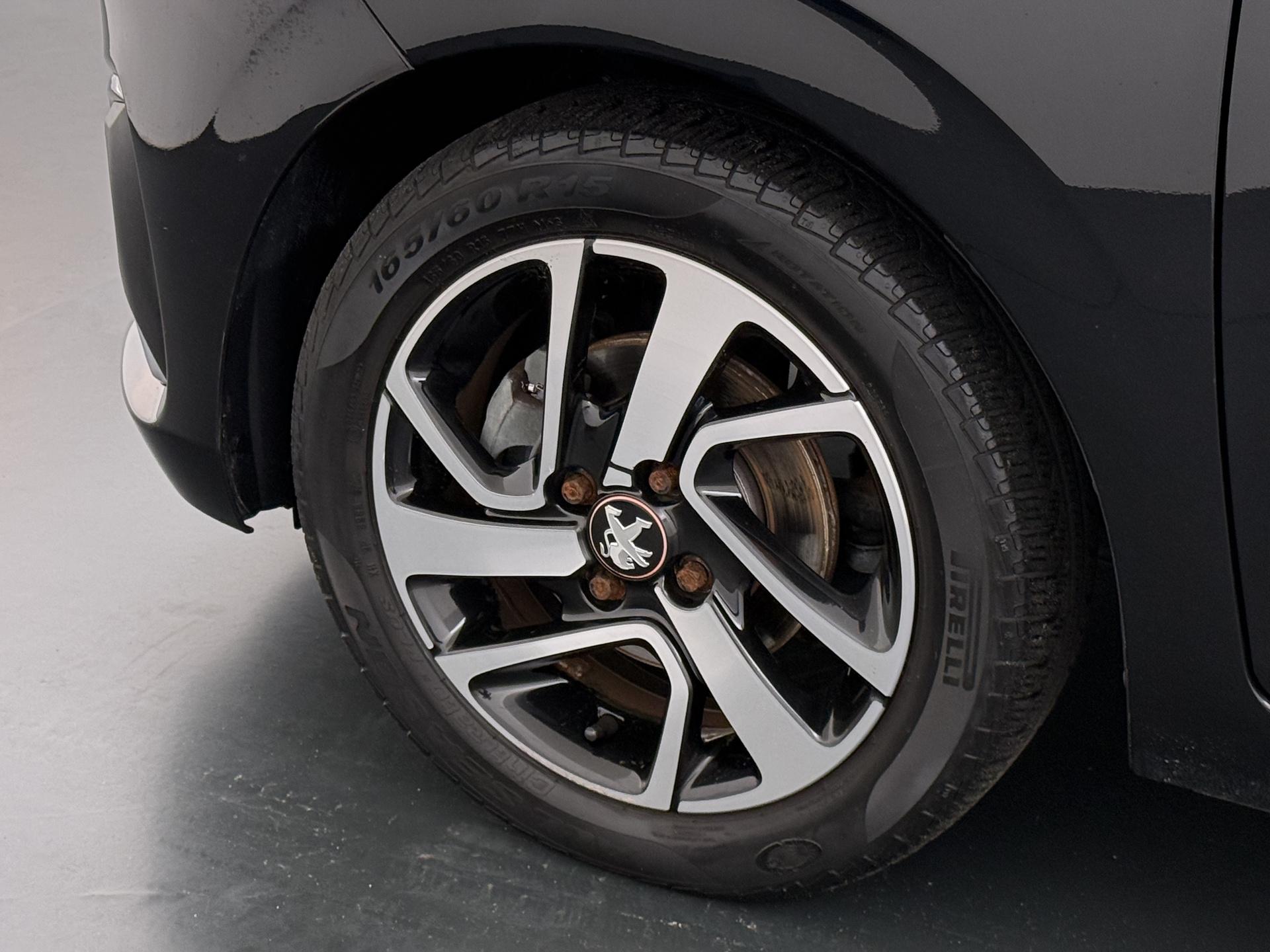 Peugeot 108 1.2 Puretech TOP! Roland Garros 10