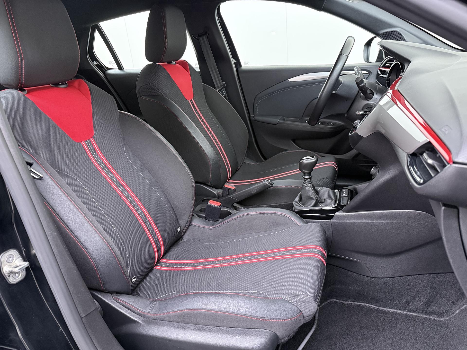 Opel Corsa 1.2 GS Line 32