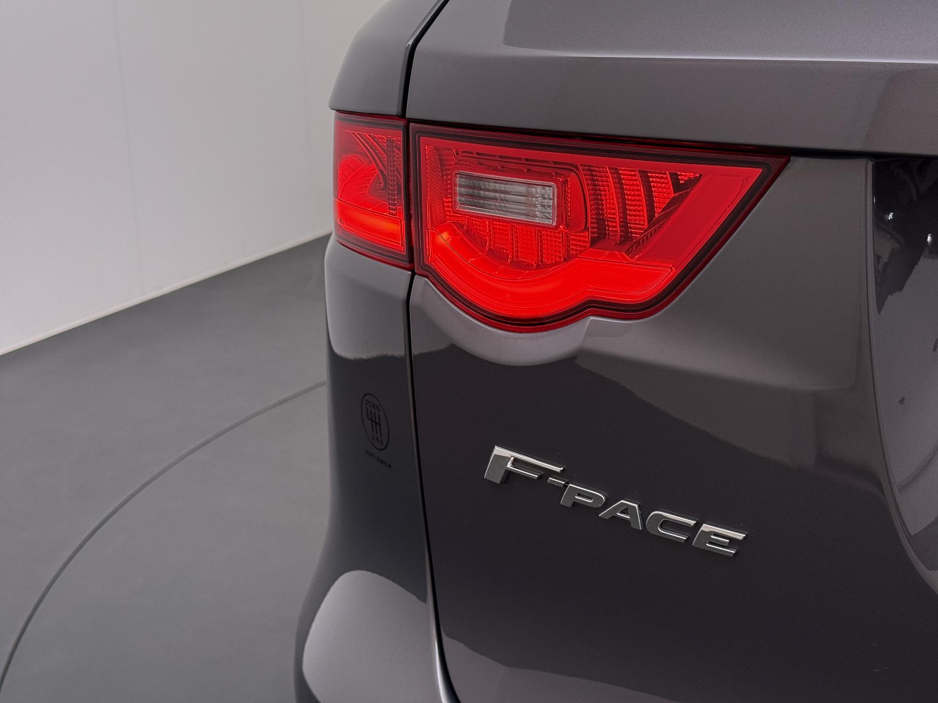 Jaguar F-PACE 2.0 Pure AWD 20d 4