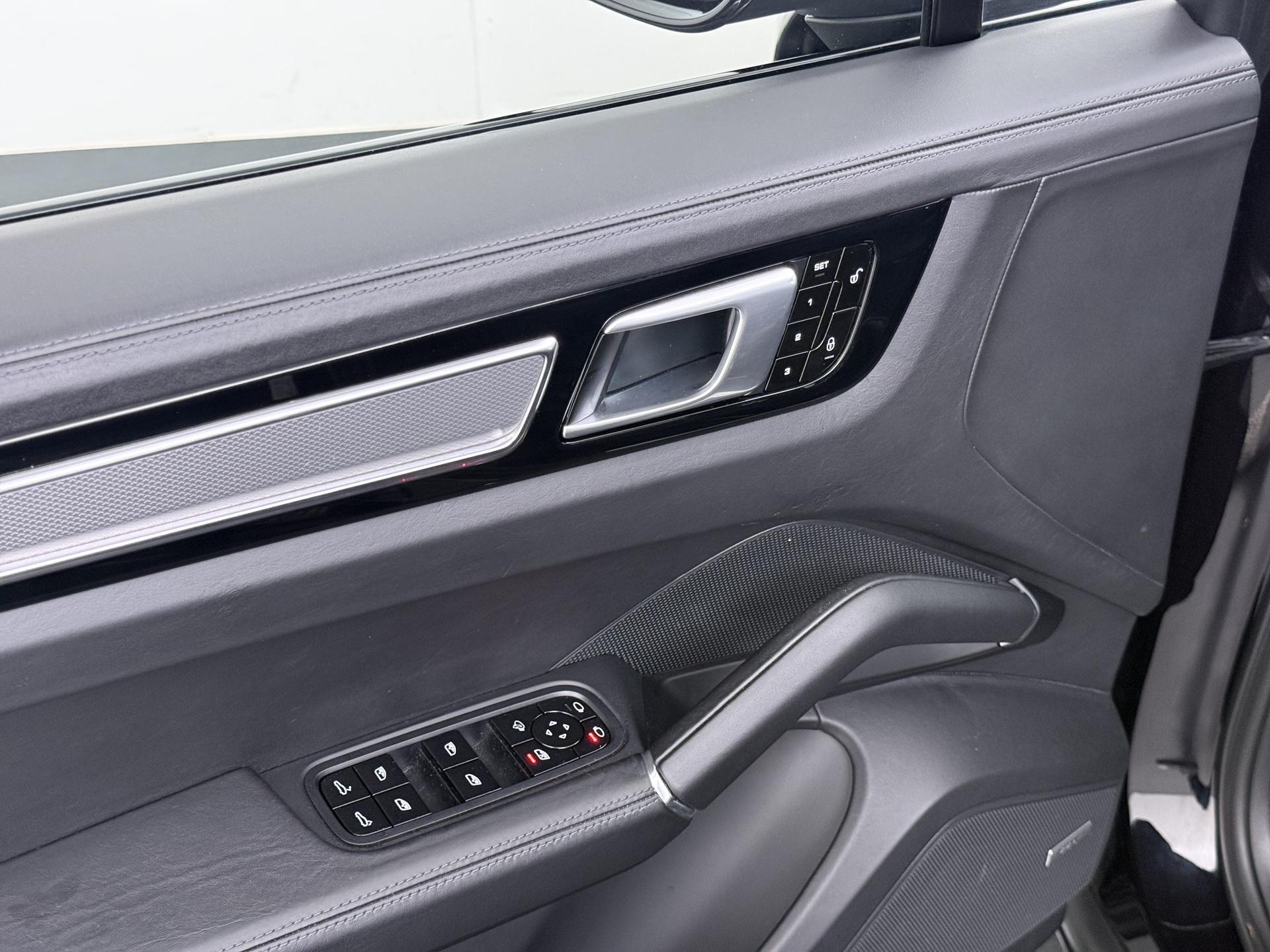 Porsche Cayenne 2.9 S 11