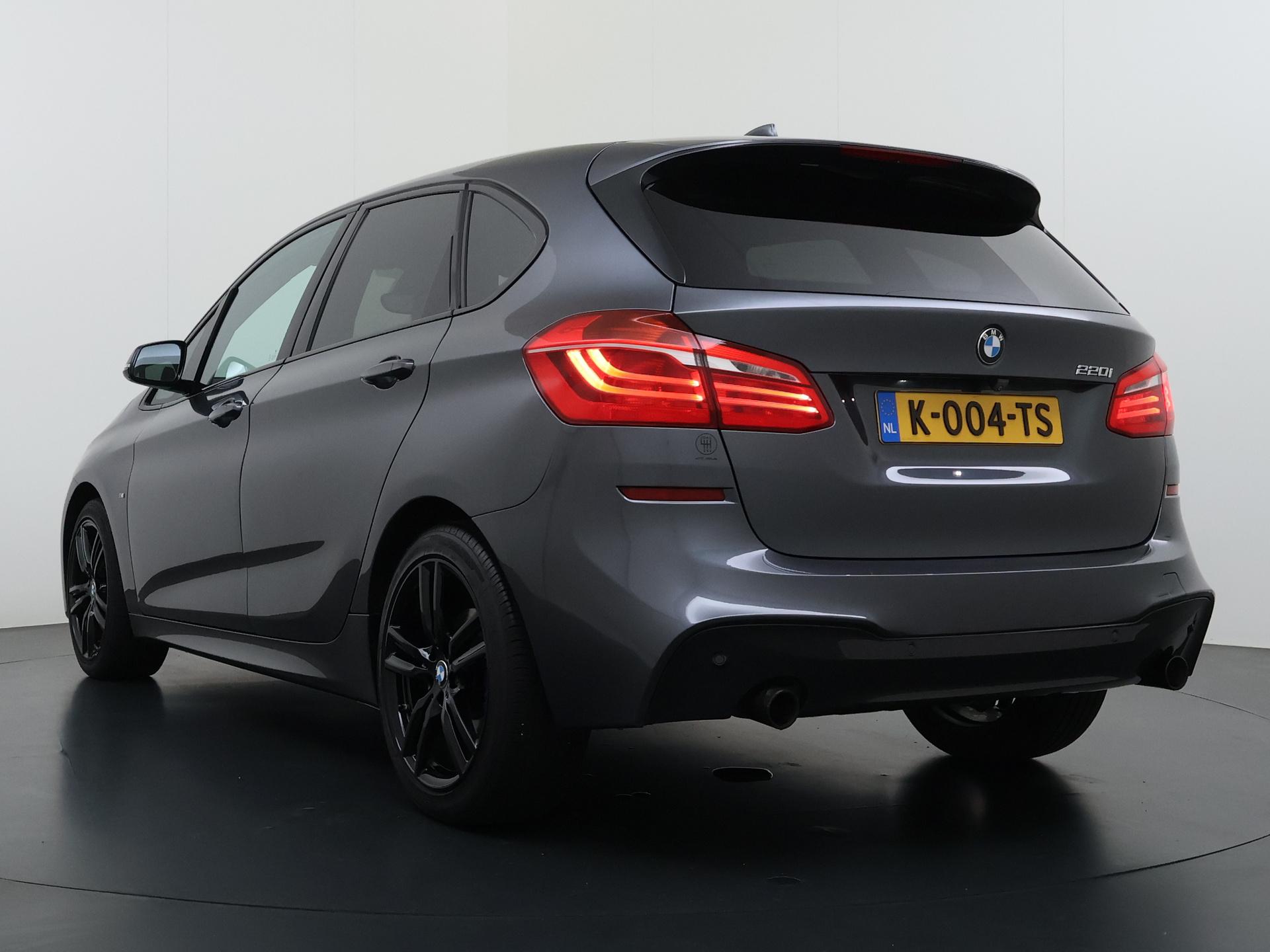 BMW 2-serie Active Tourer 220i High Executive 1