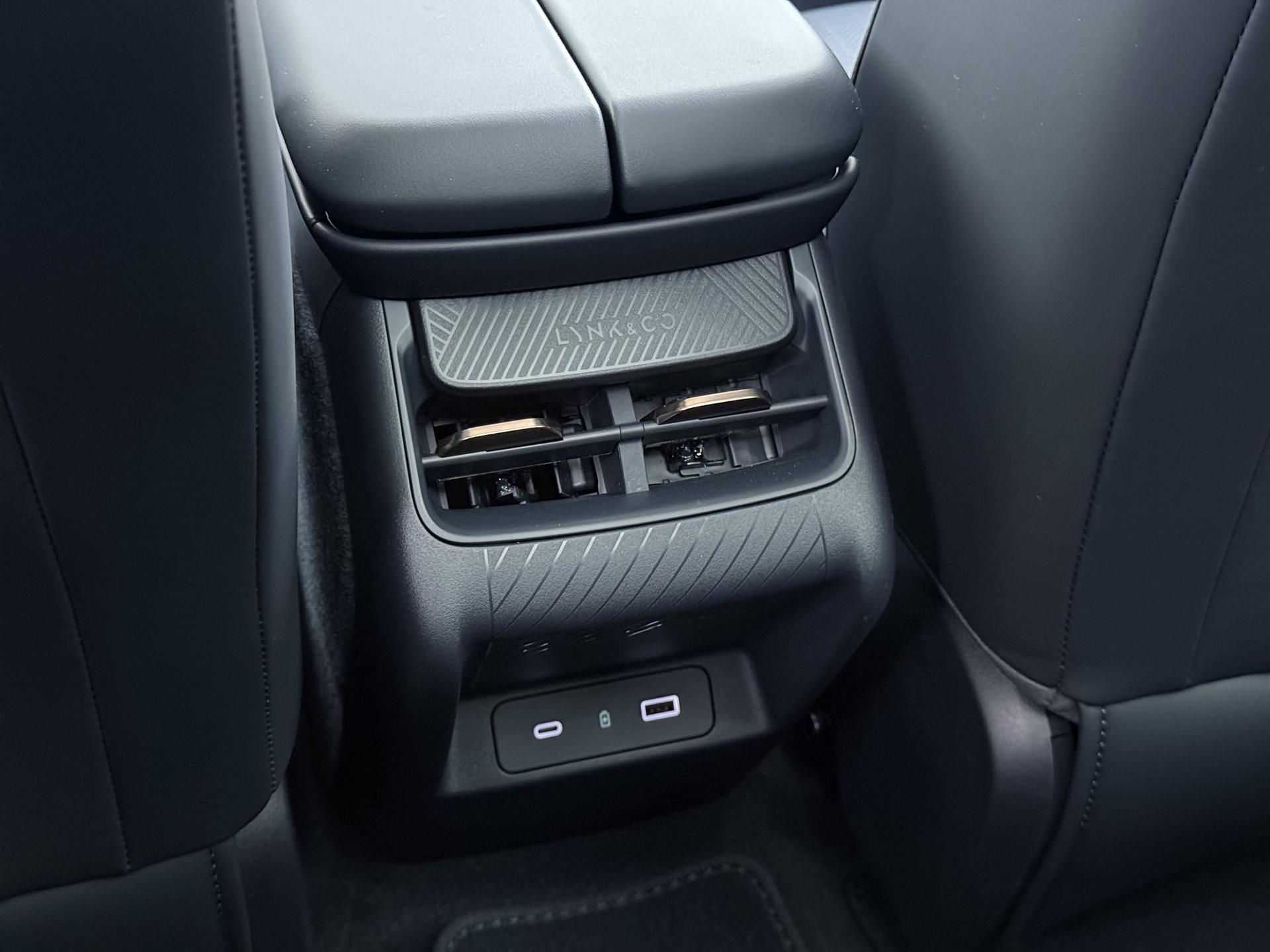 Lynk & Co 08 1.5 More 16