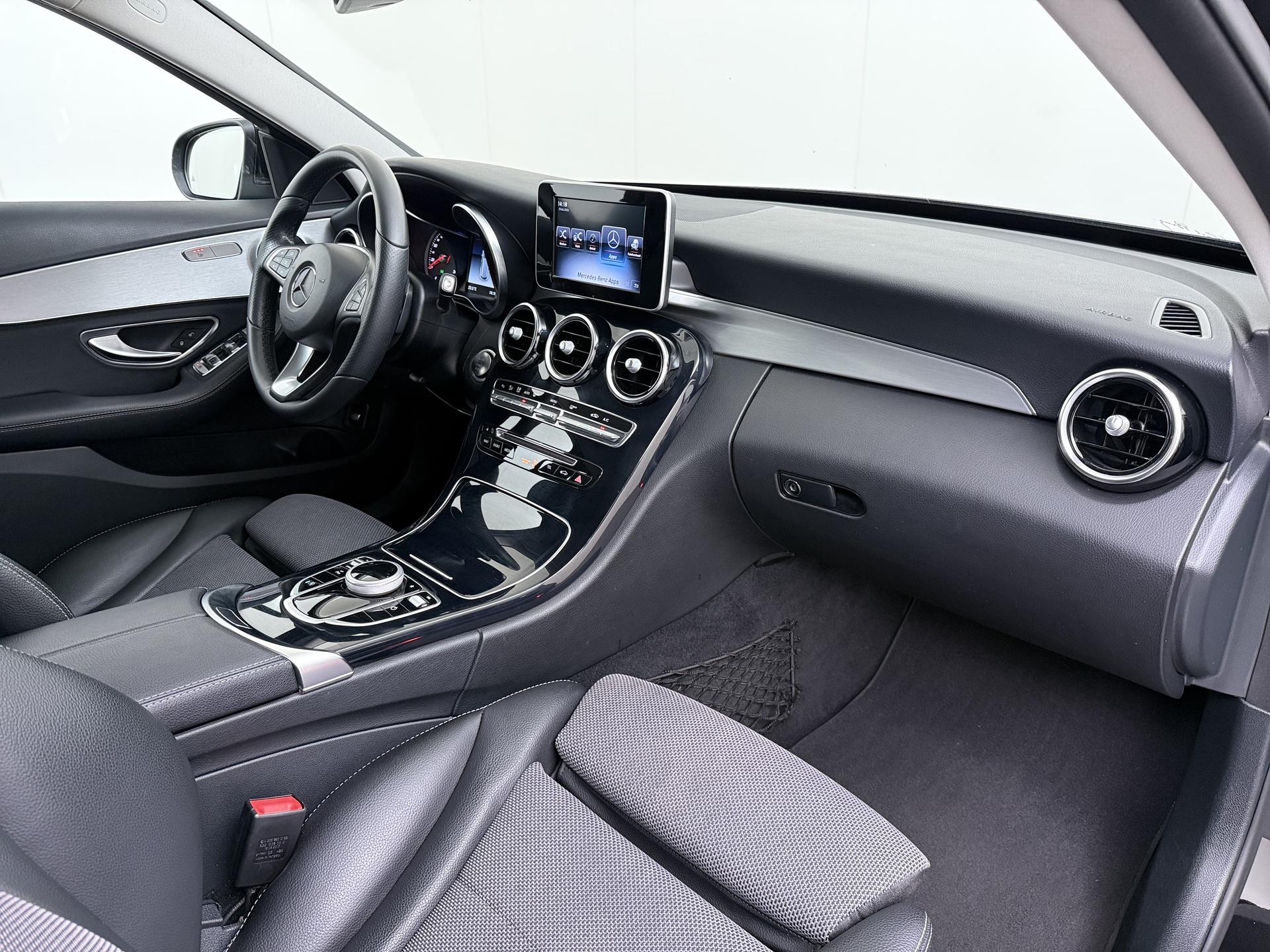 Mercedes-Benz C-klasse Estate 180 Premium 10