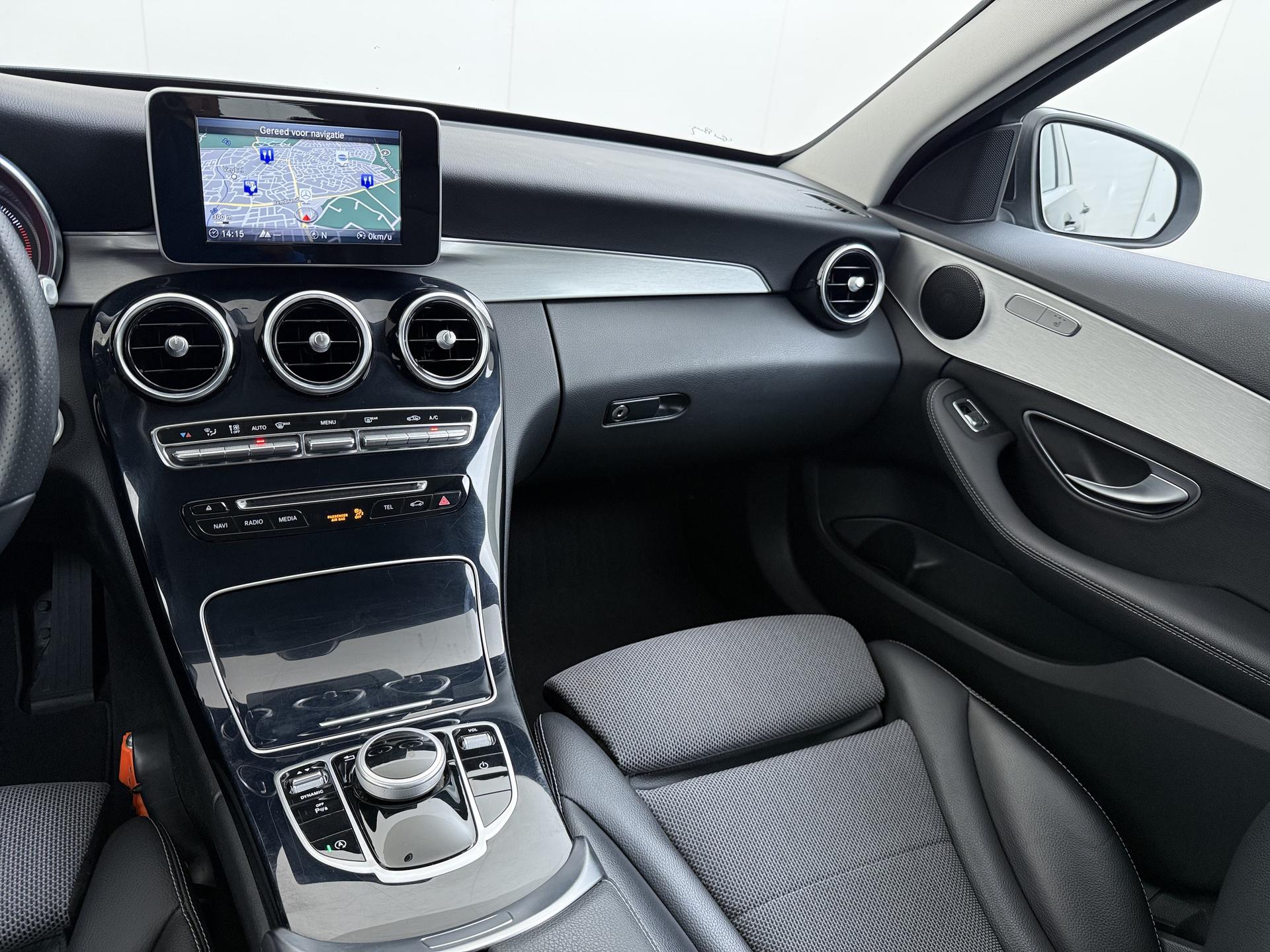 Mercedes-Benz C-klasse Estate 180 Premium 24