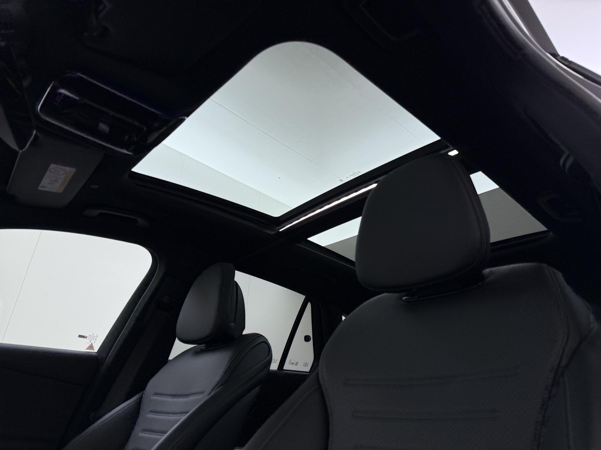 Mercedes-Benz GLC-klasse 300e 4MATIC AMG Line 3