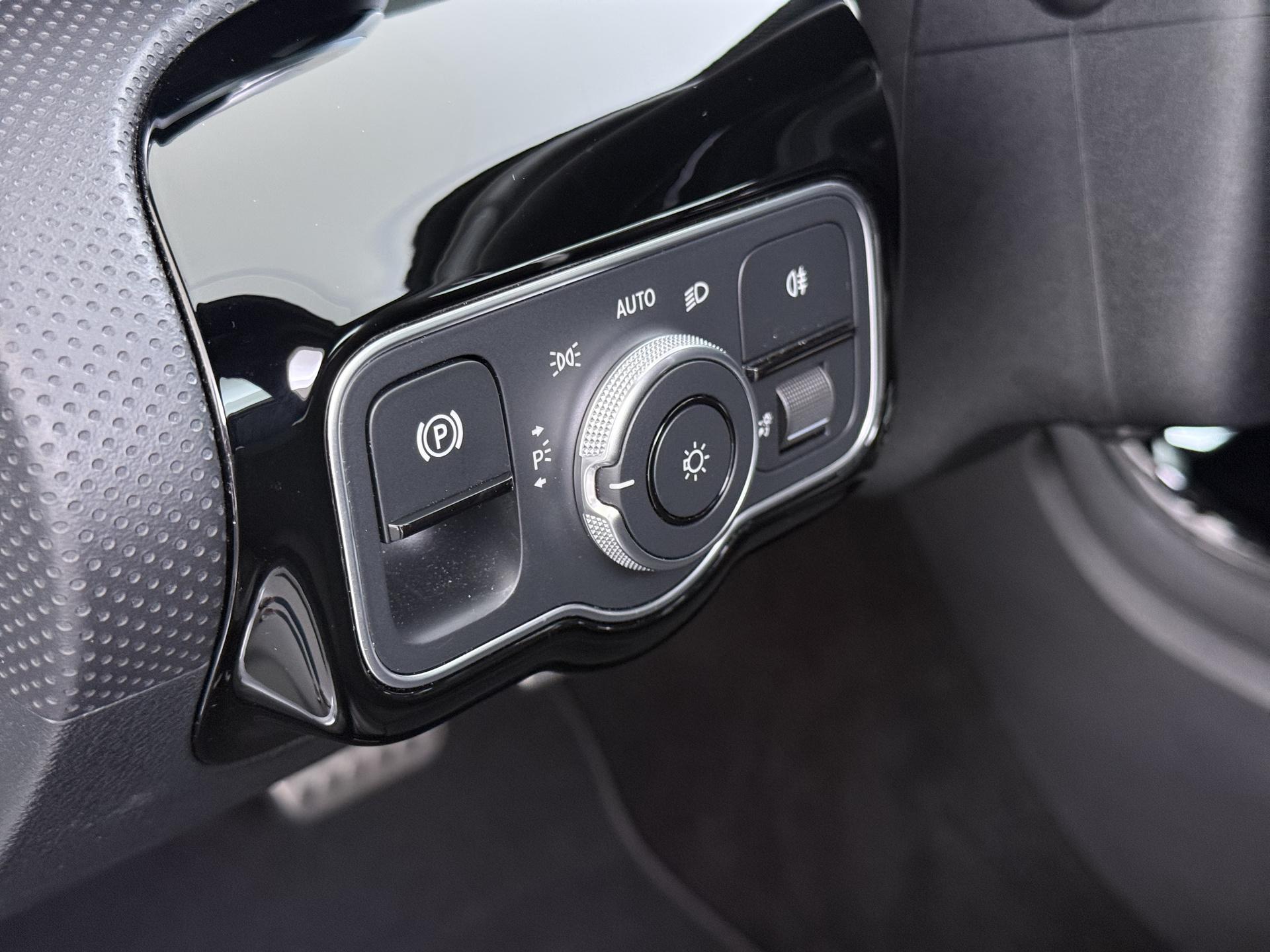 Mercedes-Benz A-klasse 250 e AMG Business Solution 23
