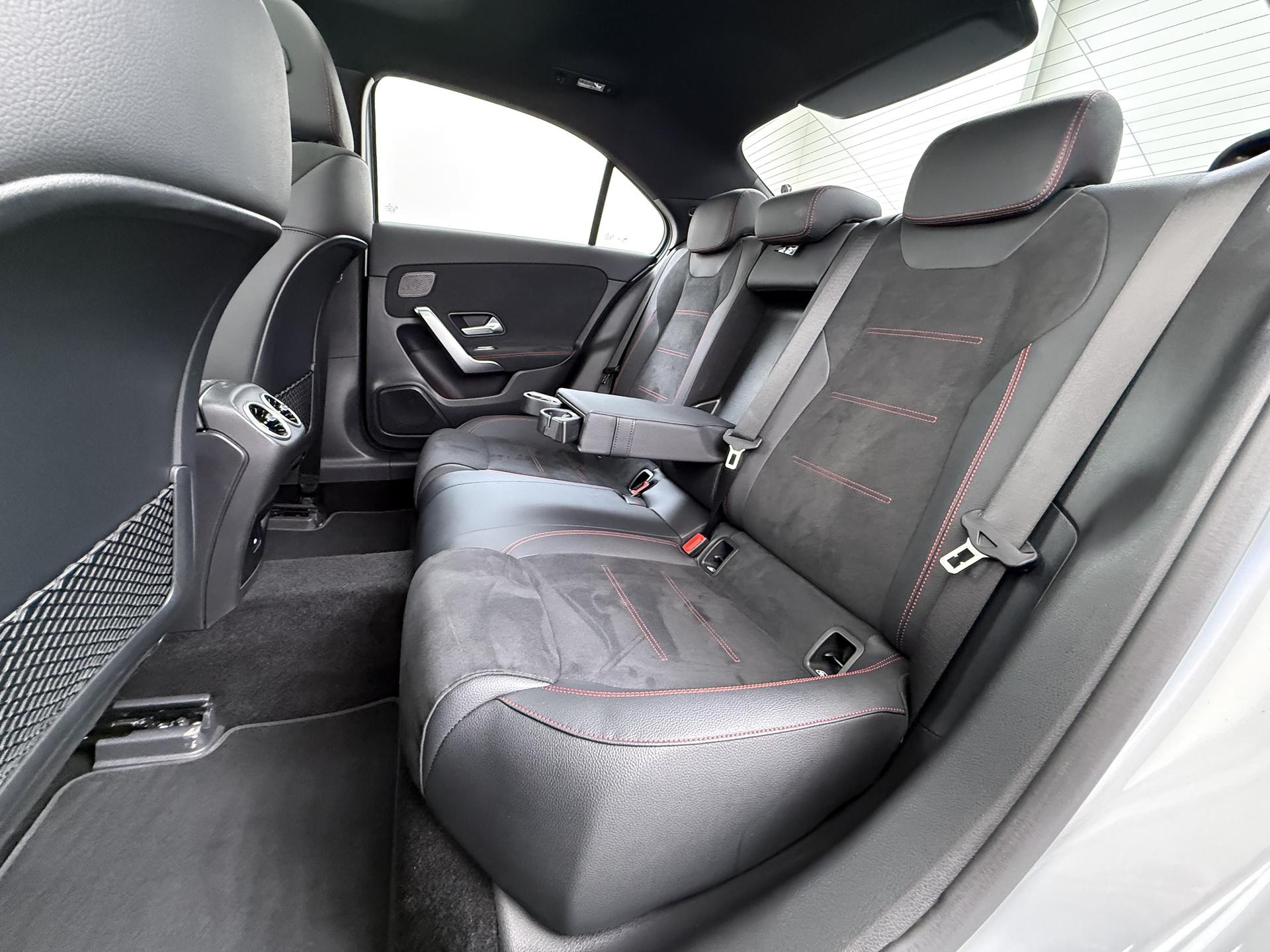 Mercedes-Benz A-klasse 250 e AMG Business Solution 25
