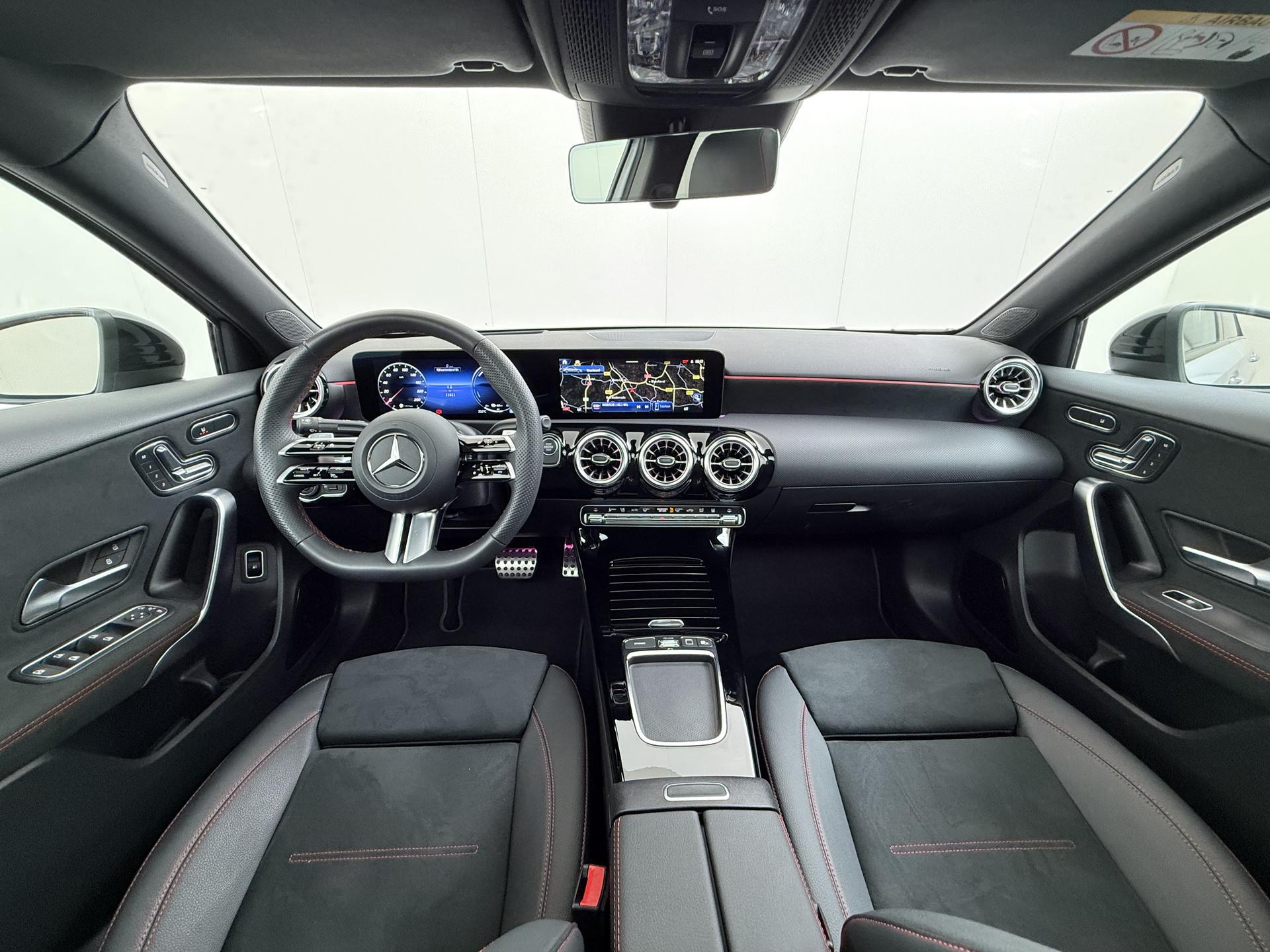 Mercedes-Benz A-klasse 250 e AMG Business Solution 27