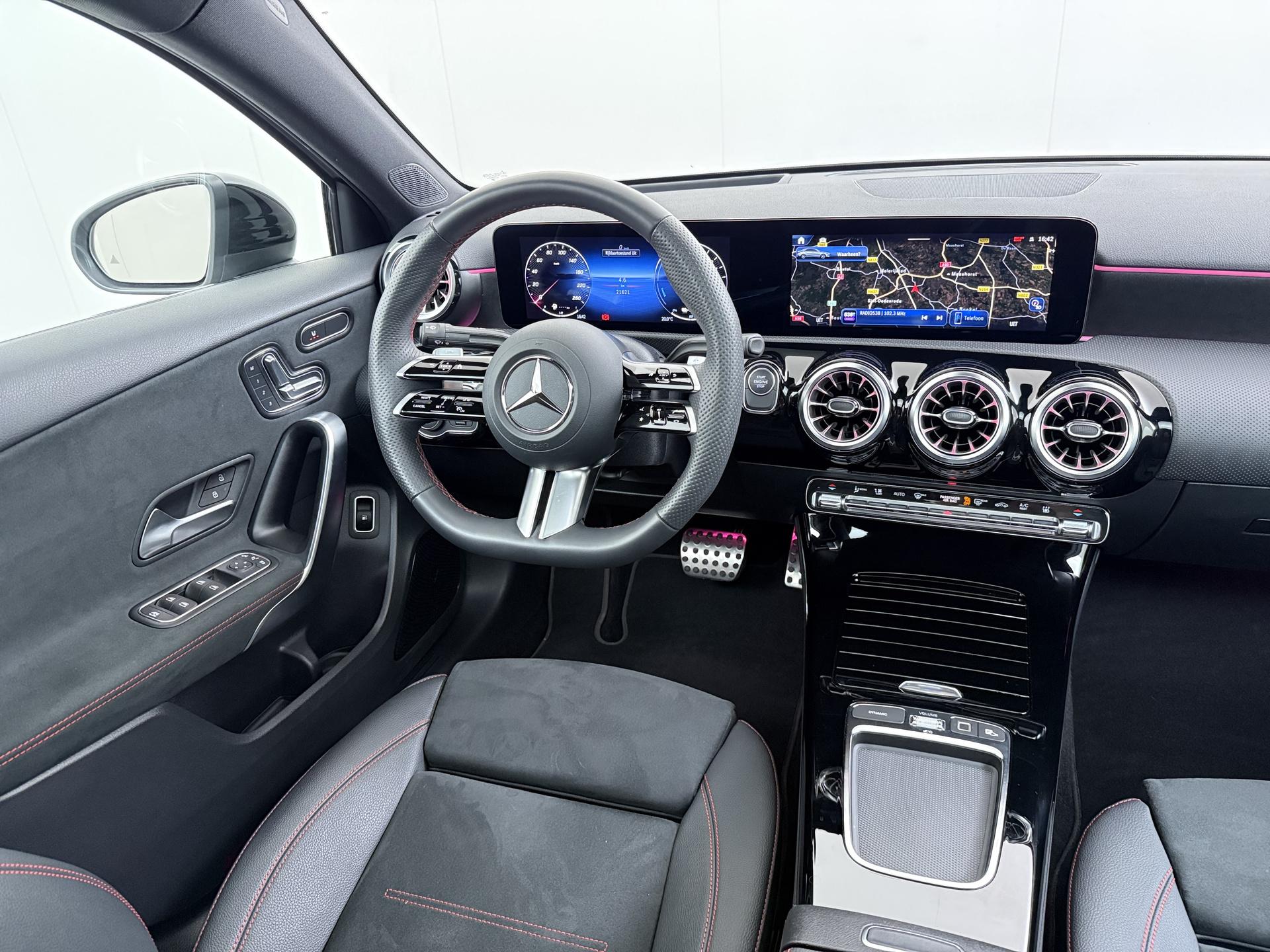 Mercedes-Benz A-klasse 250 e AMG Business Solution 28