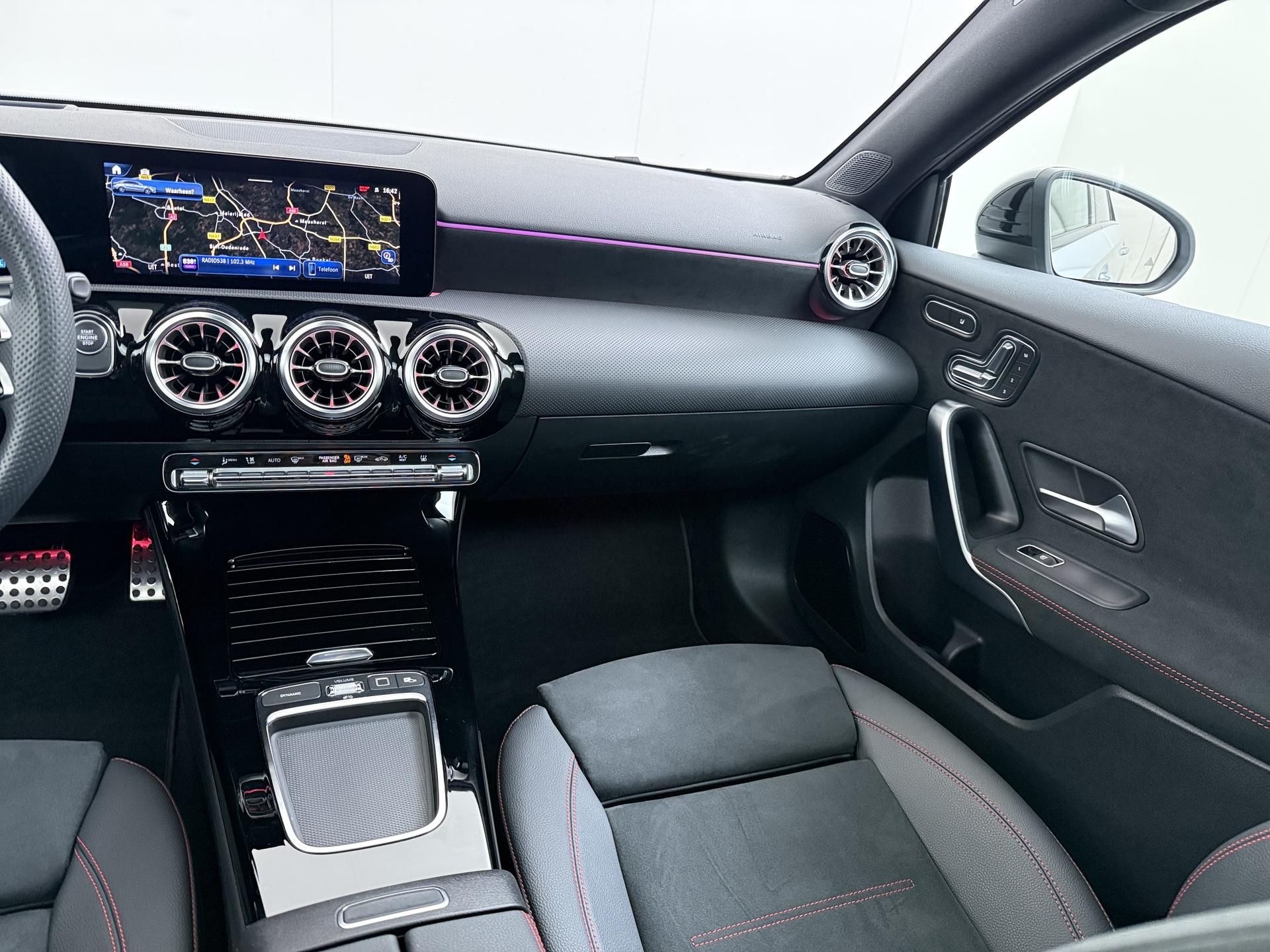 Mercedes-Benz A-klasse 250 e AMG Business Solution 29