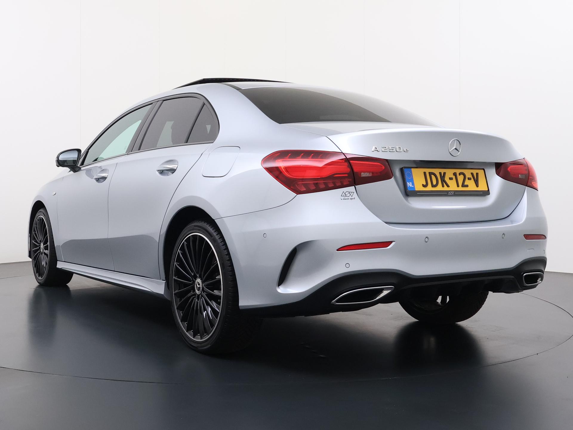 Mercedes-Benz A-klasse 250 e AMG Business Solution 4