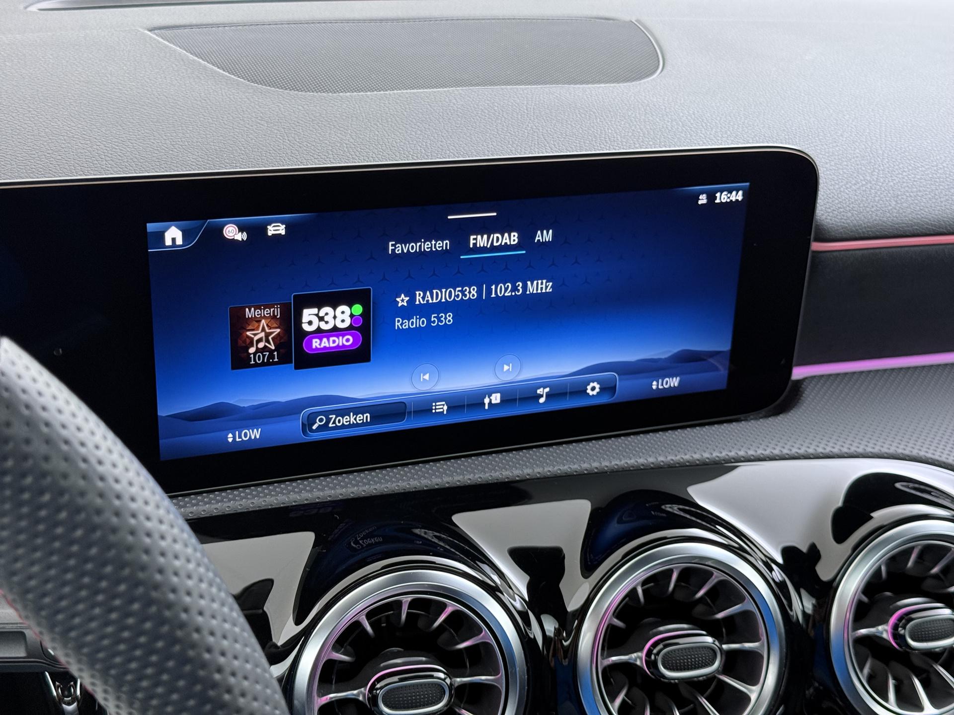 Mercedes-Benz A-klasse 250 e AMG Business Solution 42