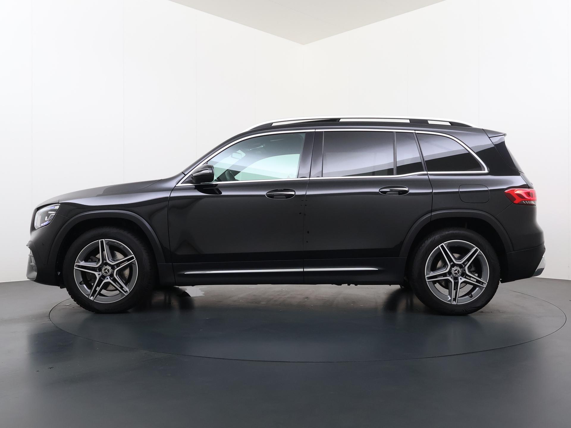 Mercedes-Benz GLB 200 AMG Premium Plus 1